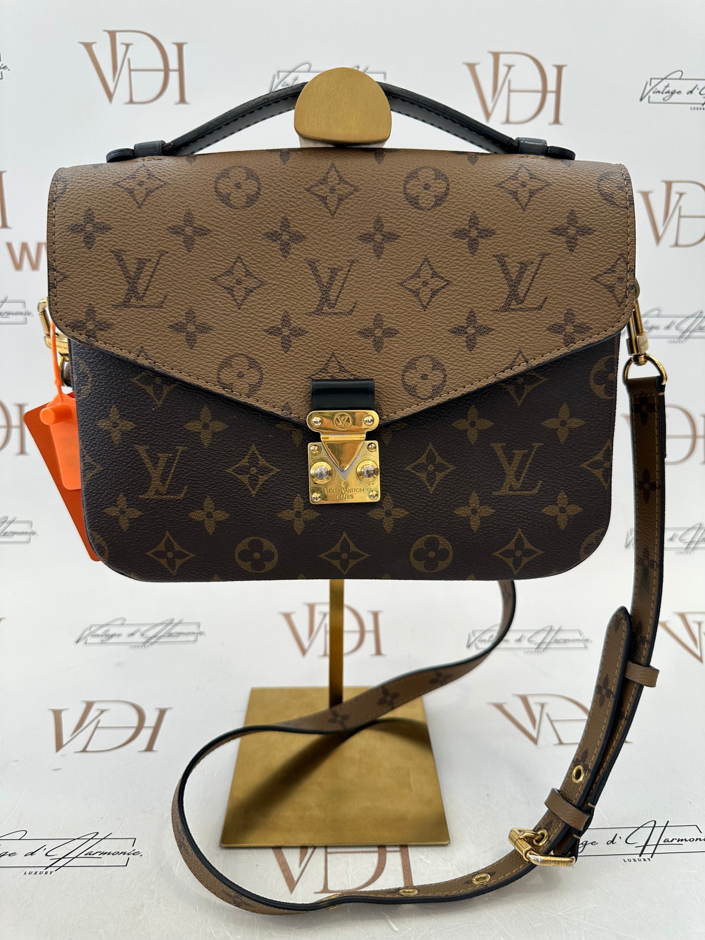 102326 - Louis Vuitton Metis Reverse