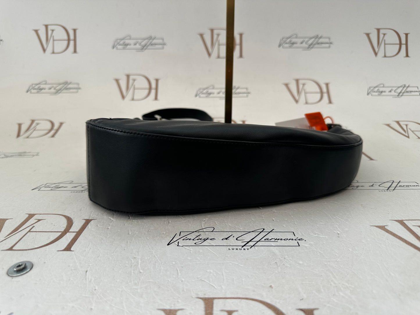 018086 - Salvatore Ferragamo Black