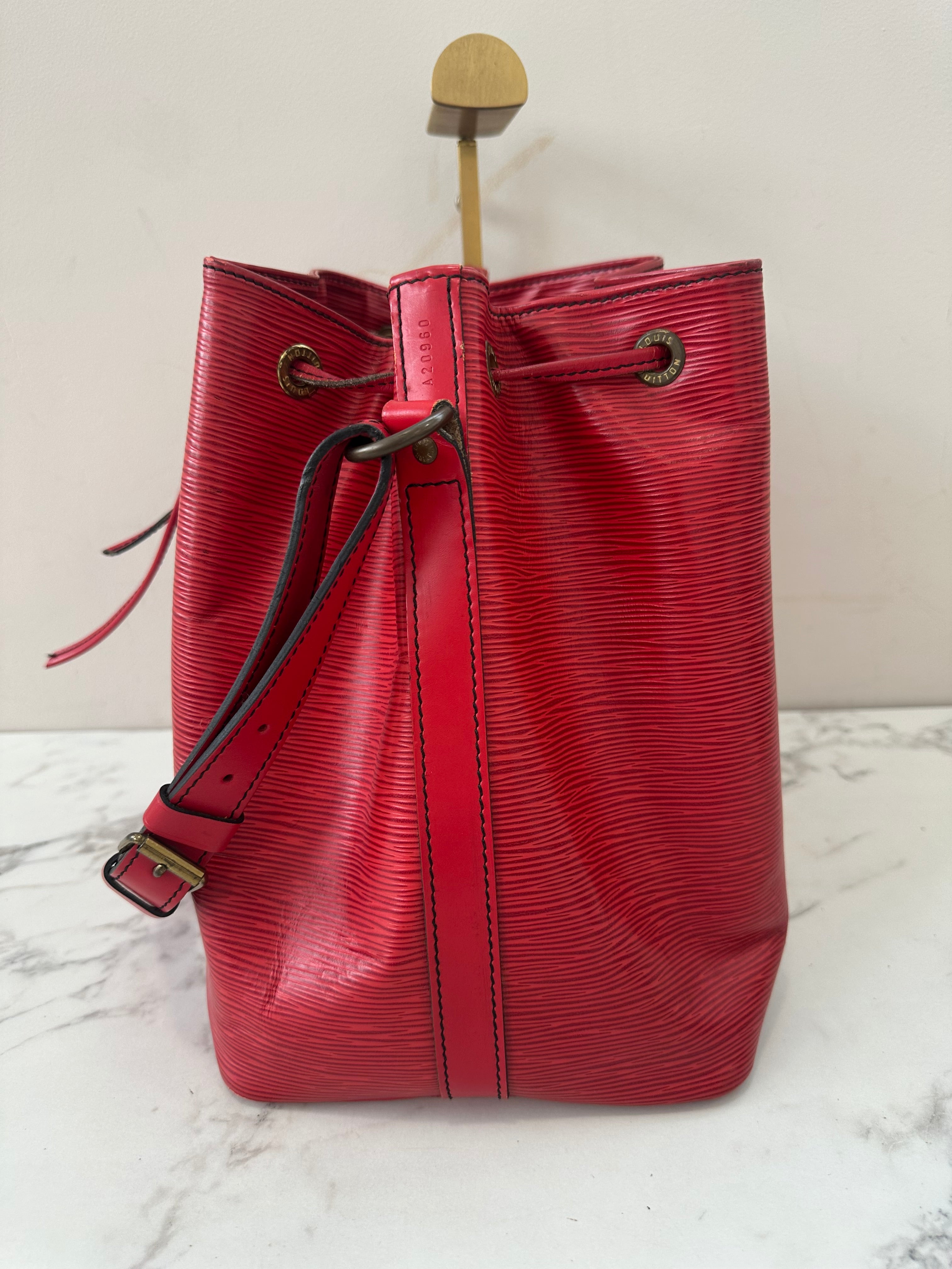 Louis Vuitton Noé Epi Red