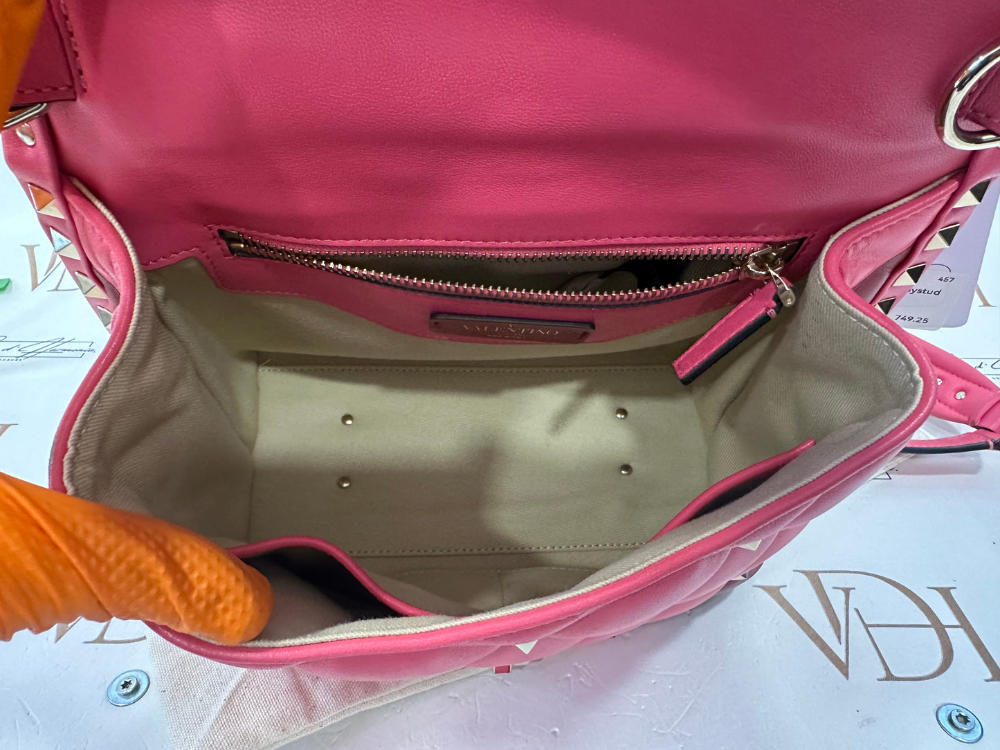 382940 - Valentino Candystud