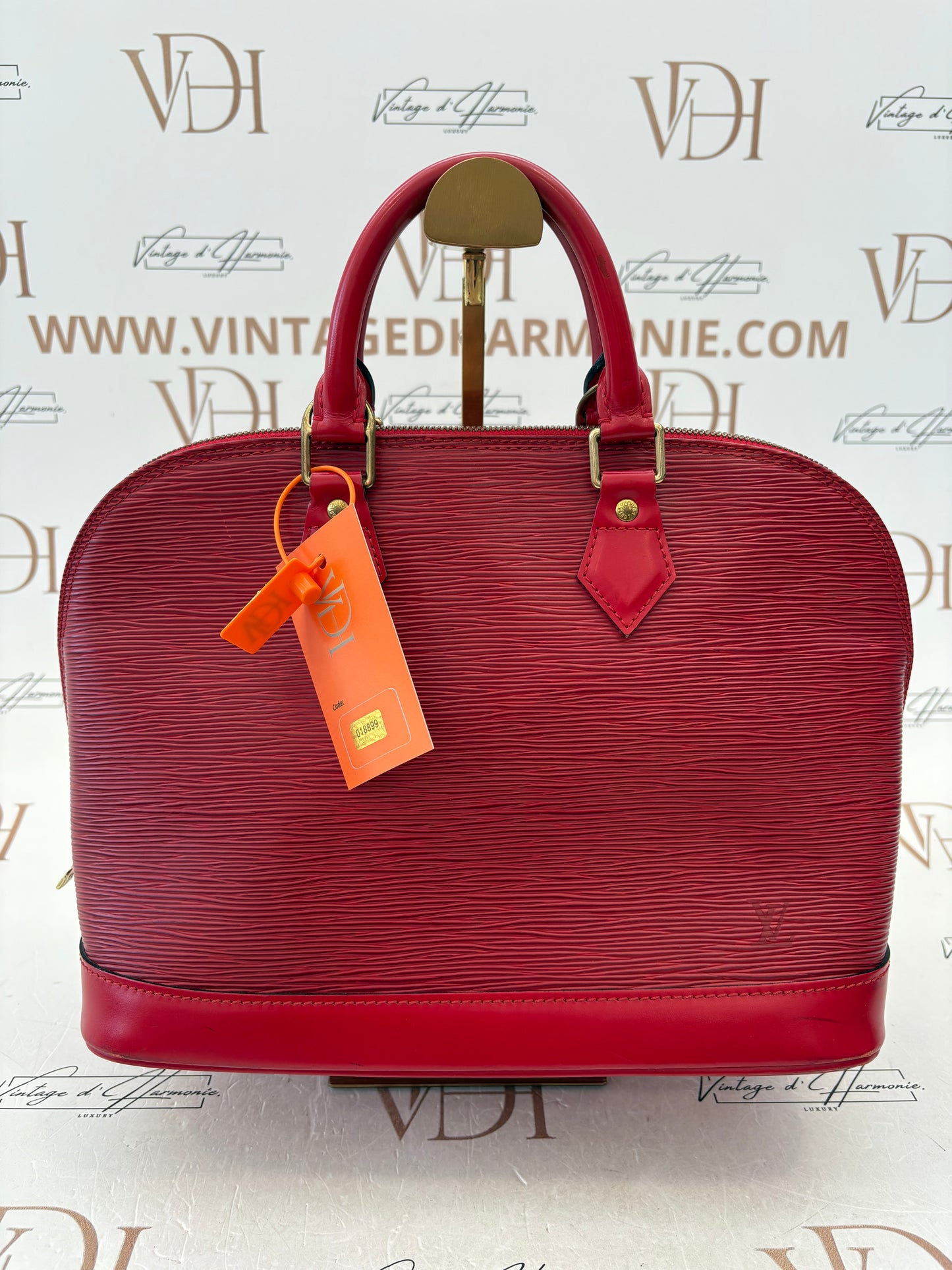 018899 - Louis Vuitton Alma Red Epi