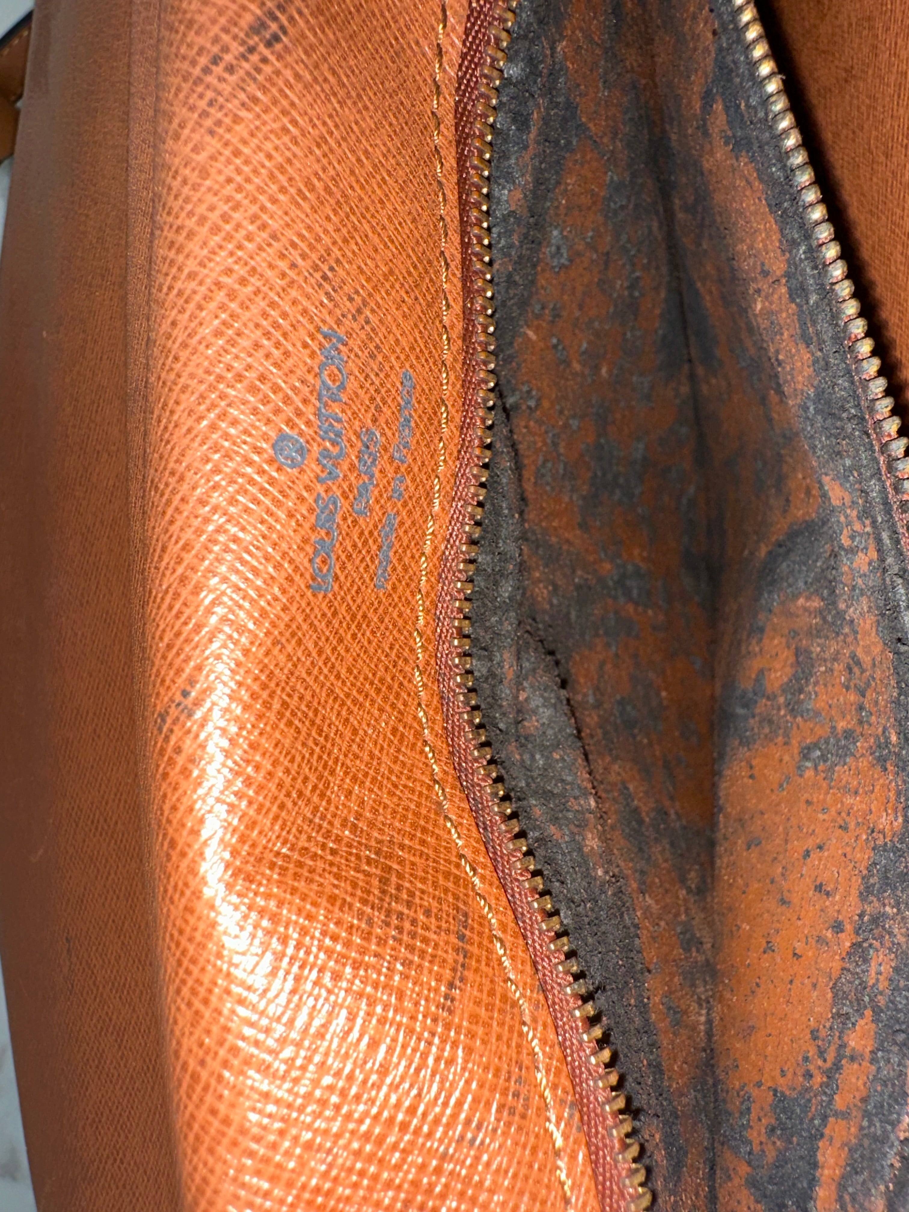 Louis Vuitton Monceau 28