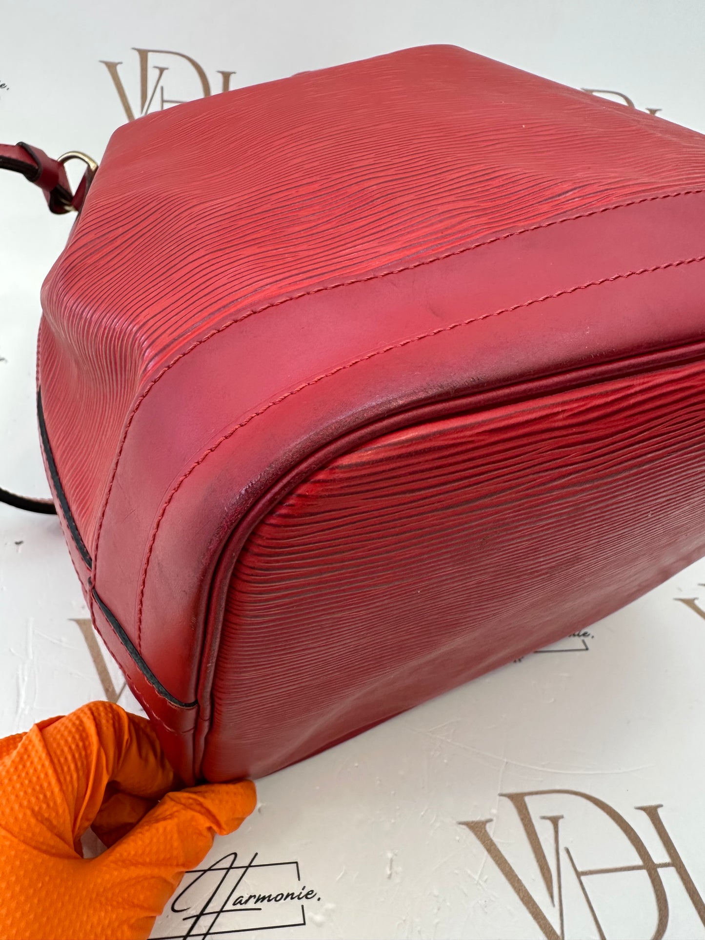017848 - Louis Vuitton Red Epi Noè