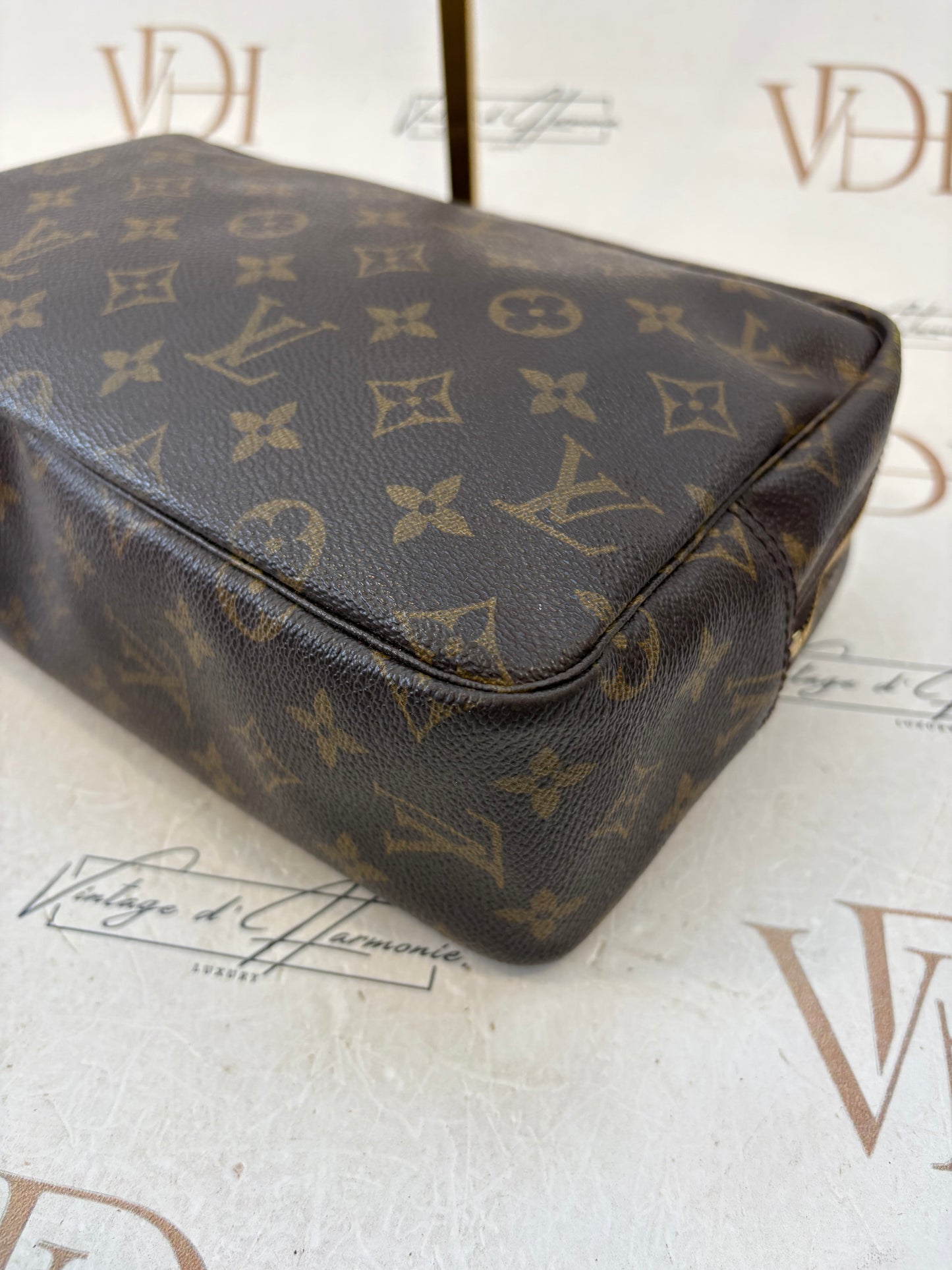 018404 - Louis Vuitton Trousse Toilette 28