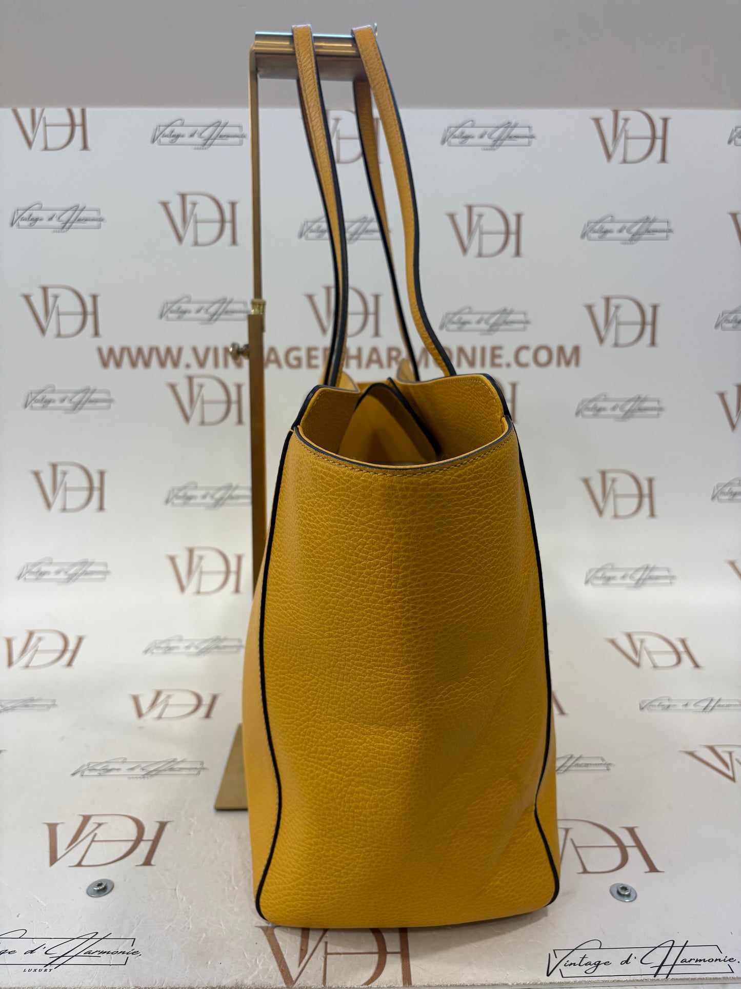 383715 - Gucci Swing Yellow