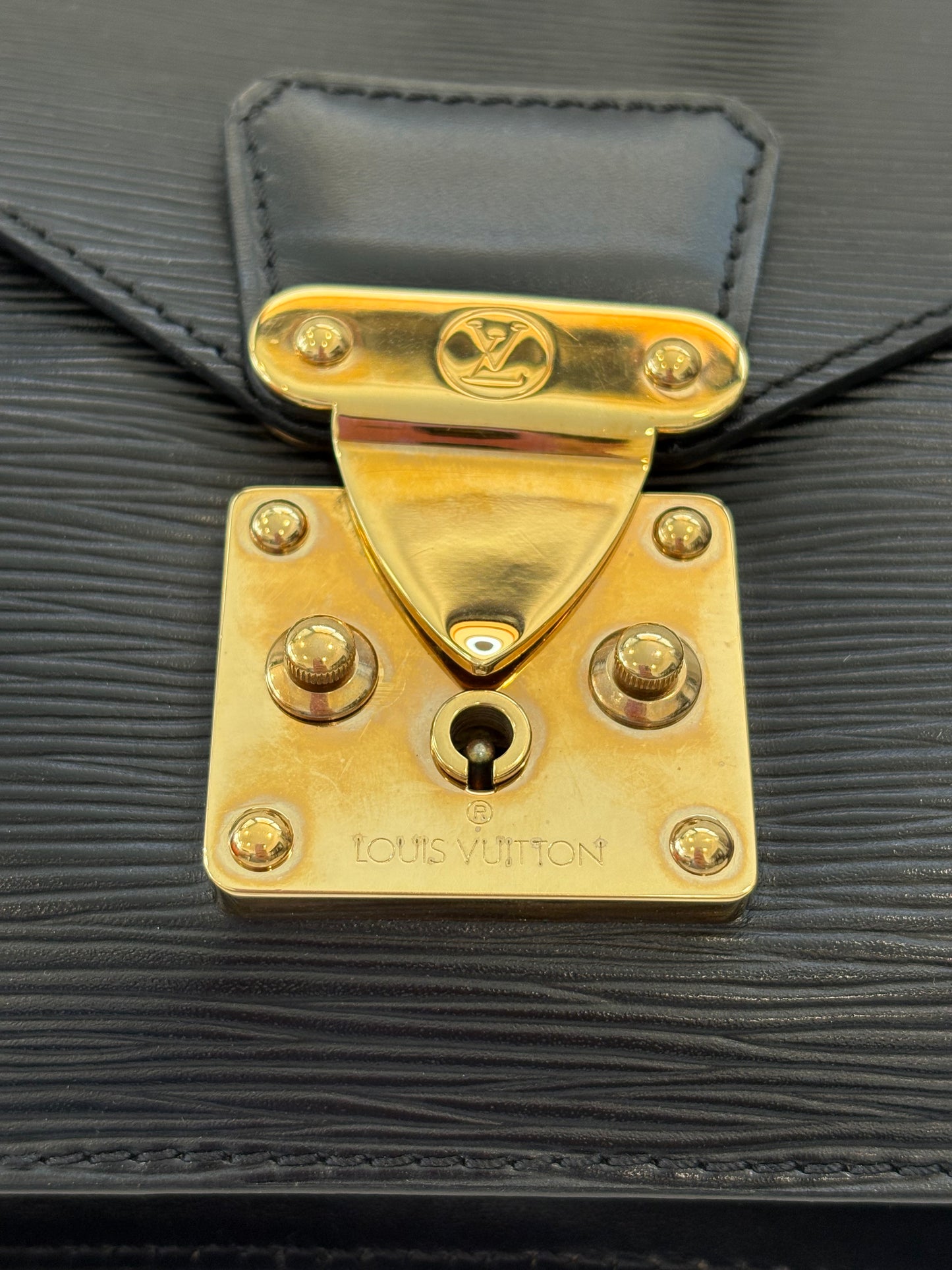 017133 - Louis Vuitton Epi Biface