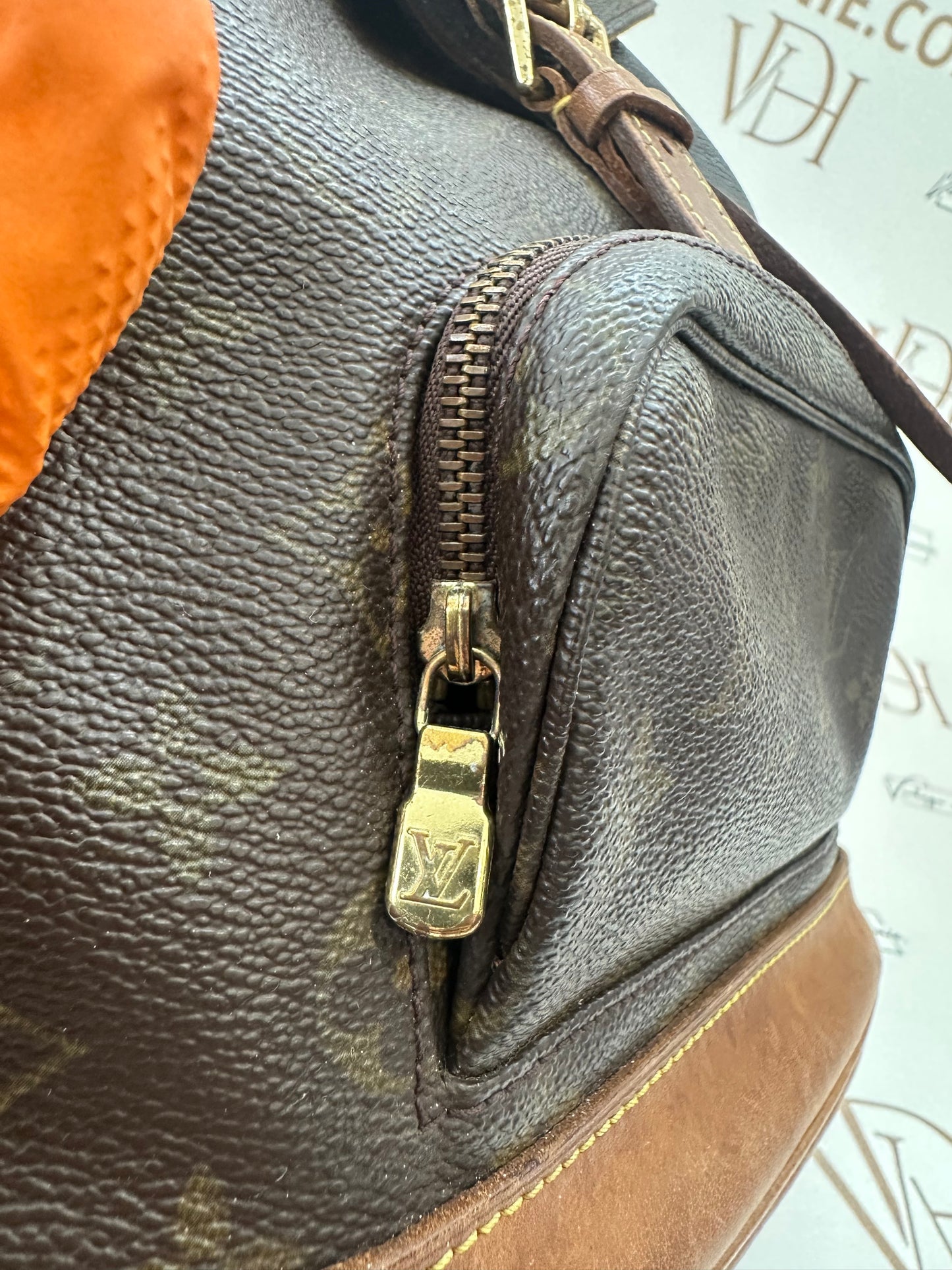 017858 - Louis Vuitton Montsouris MM