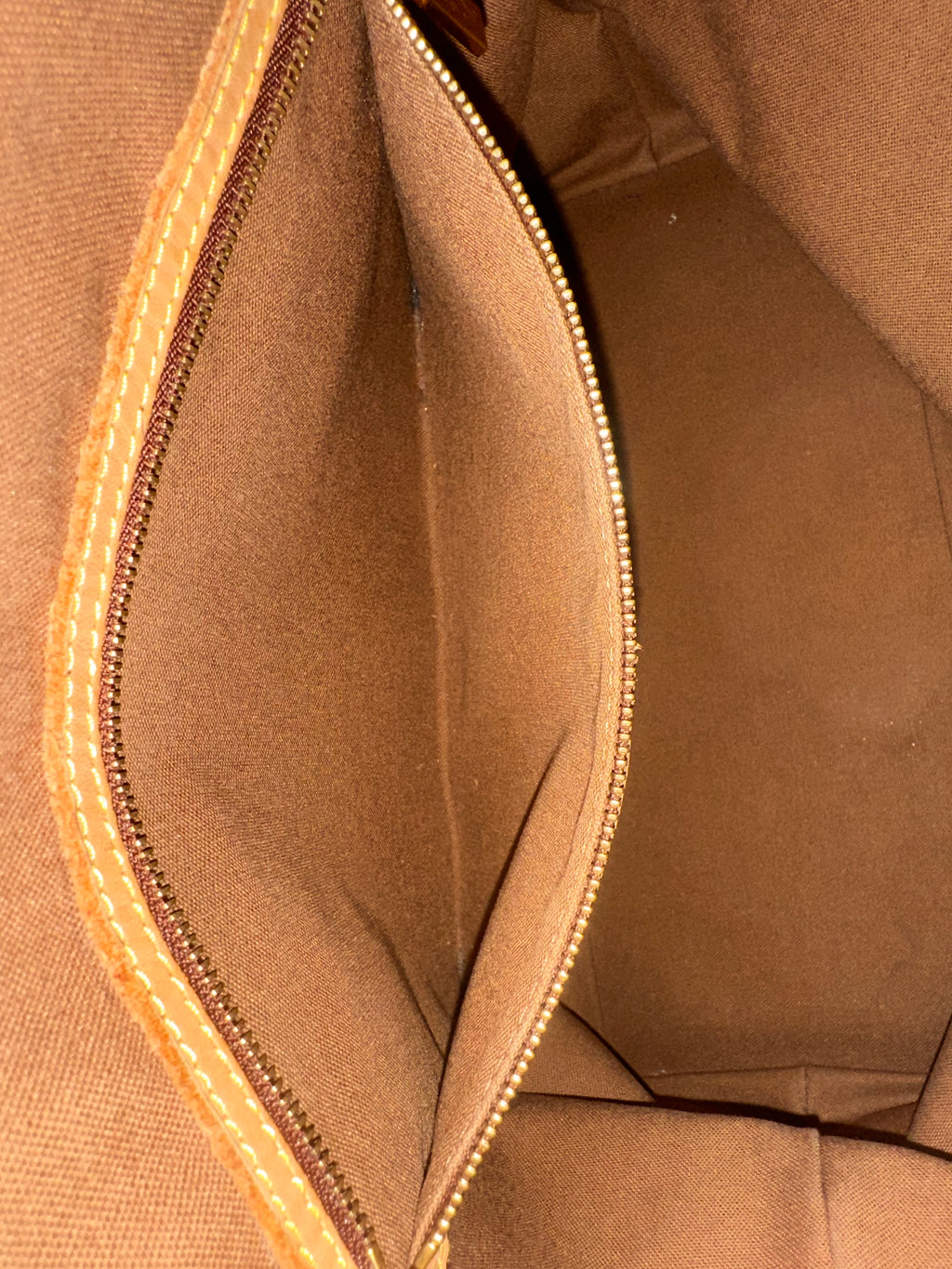 Louis Vuitton Cabas Mezzo