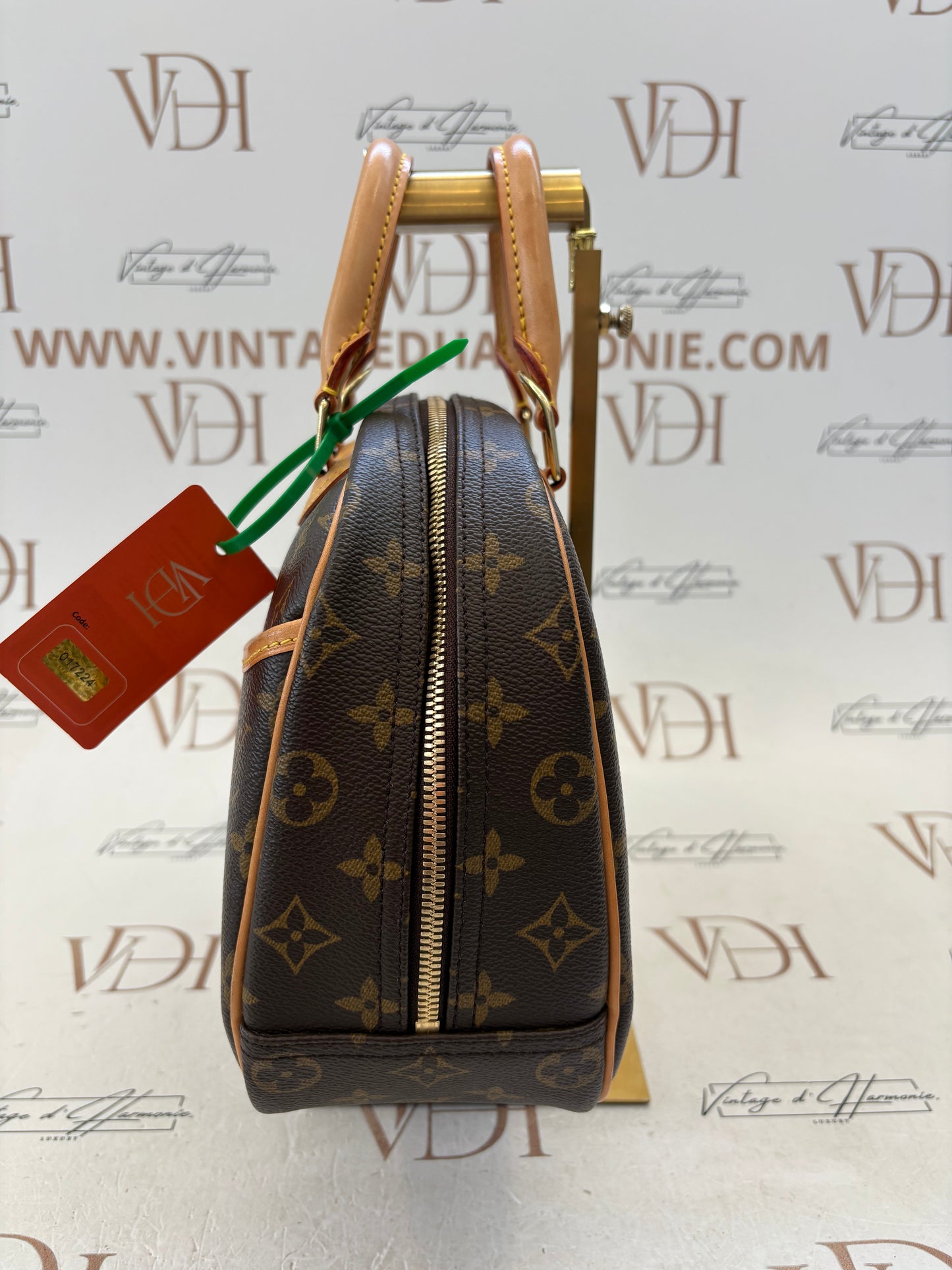 017224 - Louis Vuitton Trouville