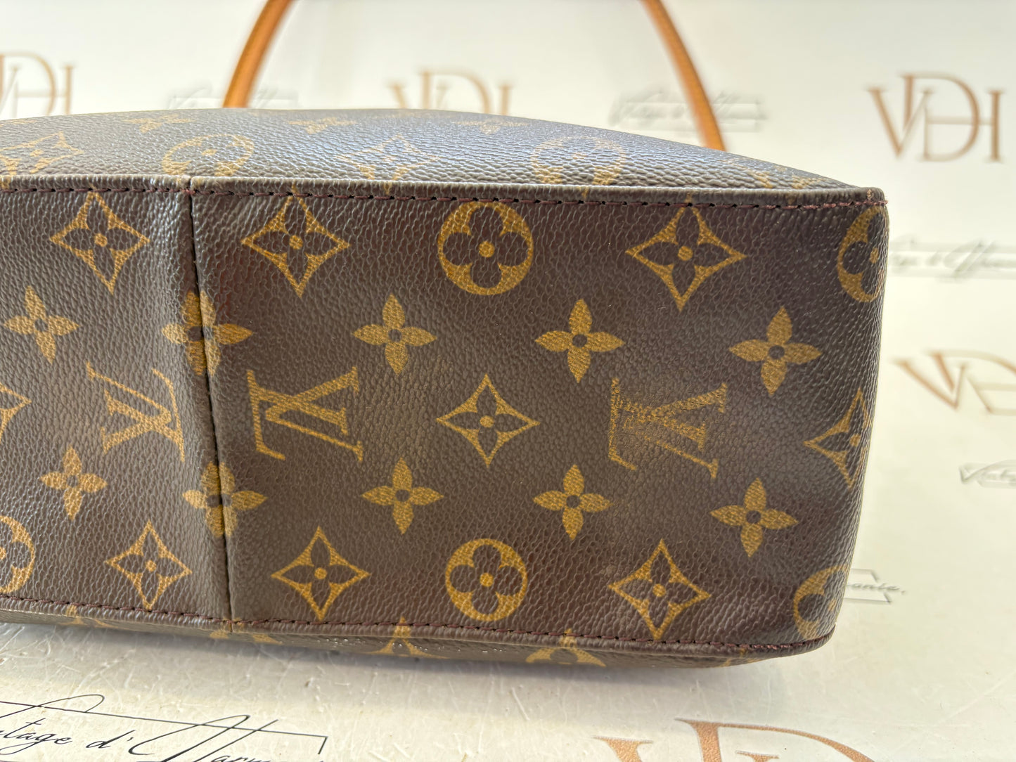 017150 - Louis Vuitton Looping GM