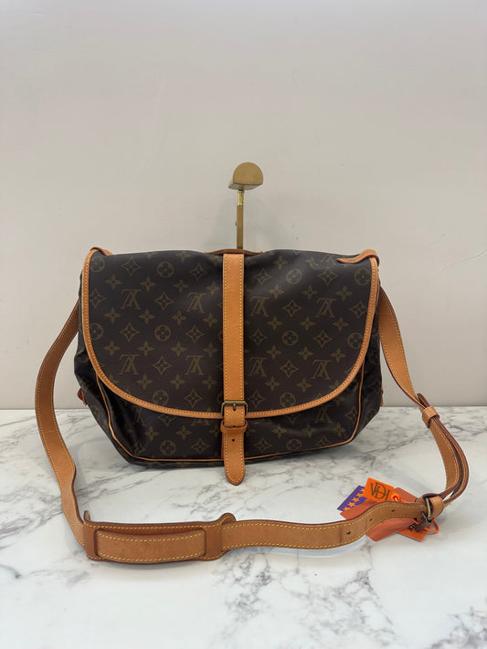 Louis Vuitton Saumur 35