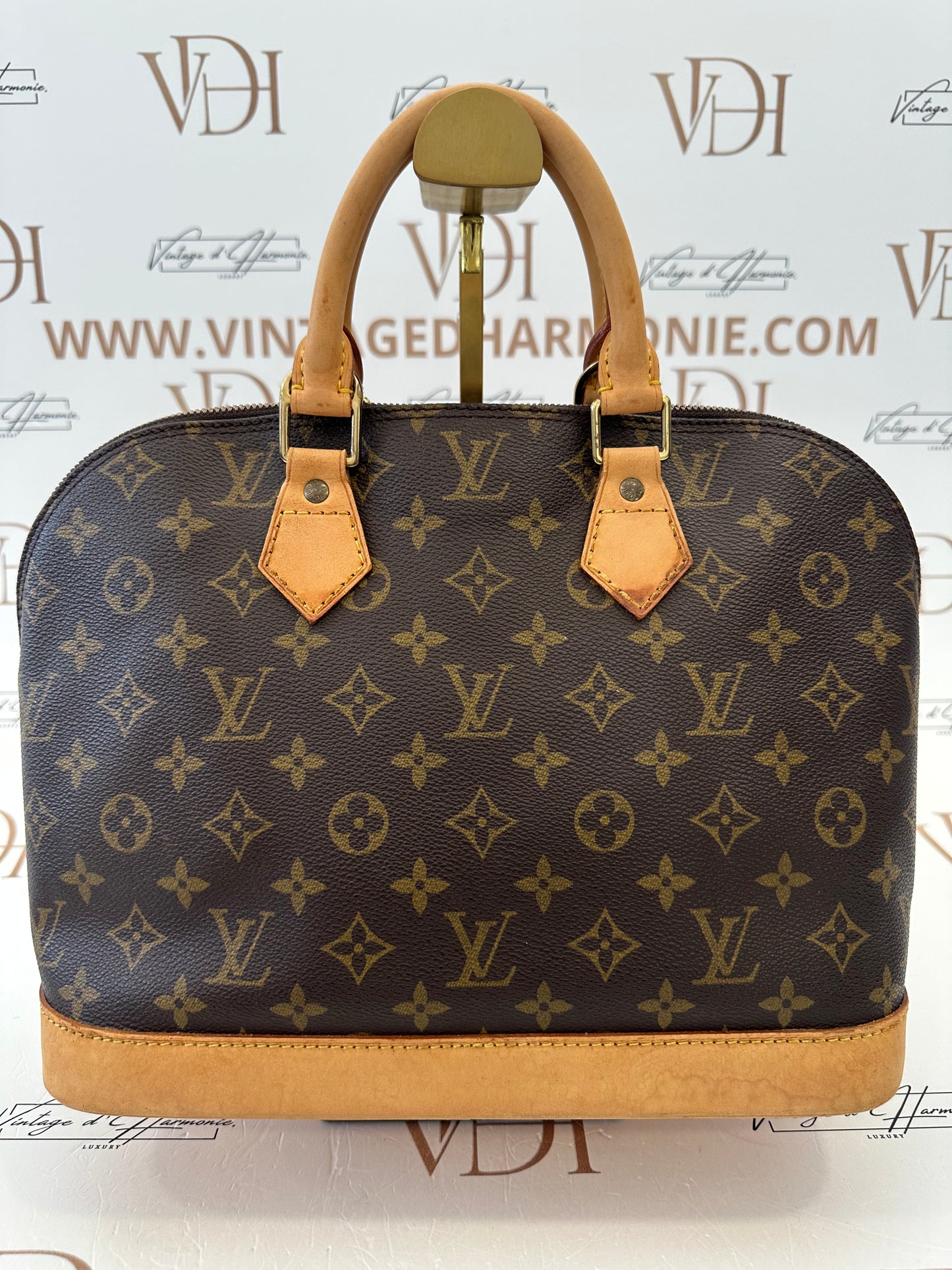017815 - Louis Vuitton Alma