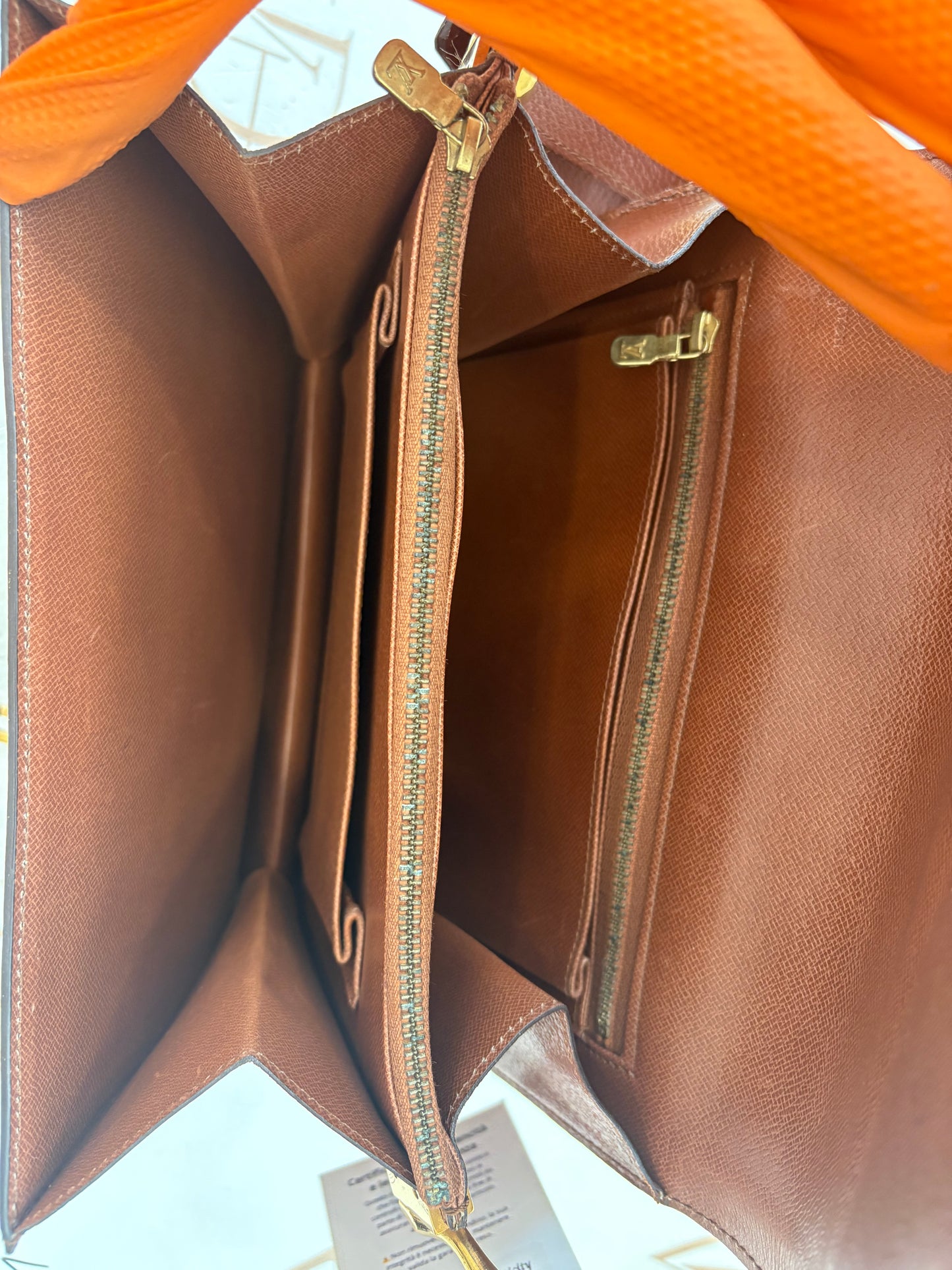 018845 - Louis Vuitton Sac Dauphine