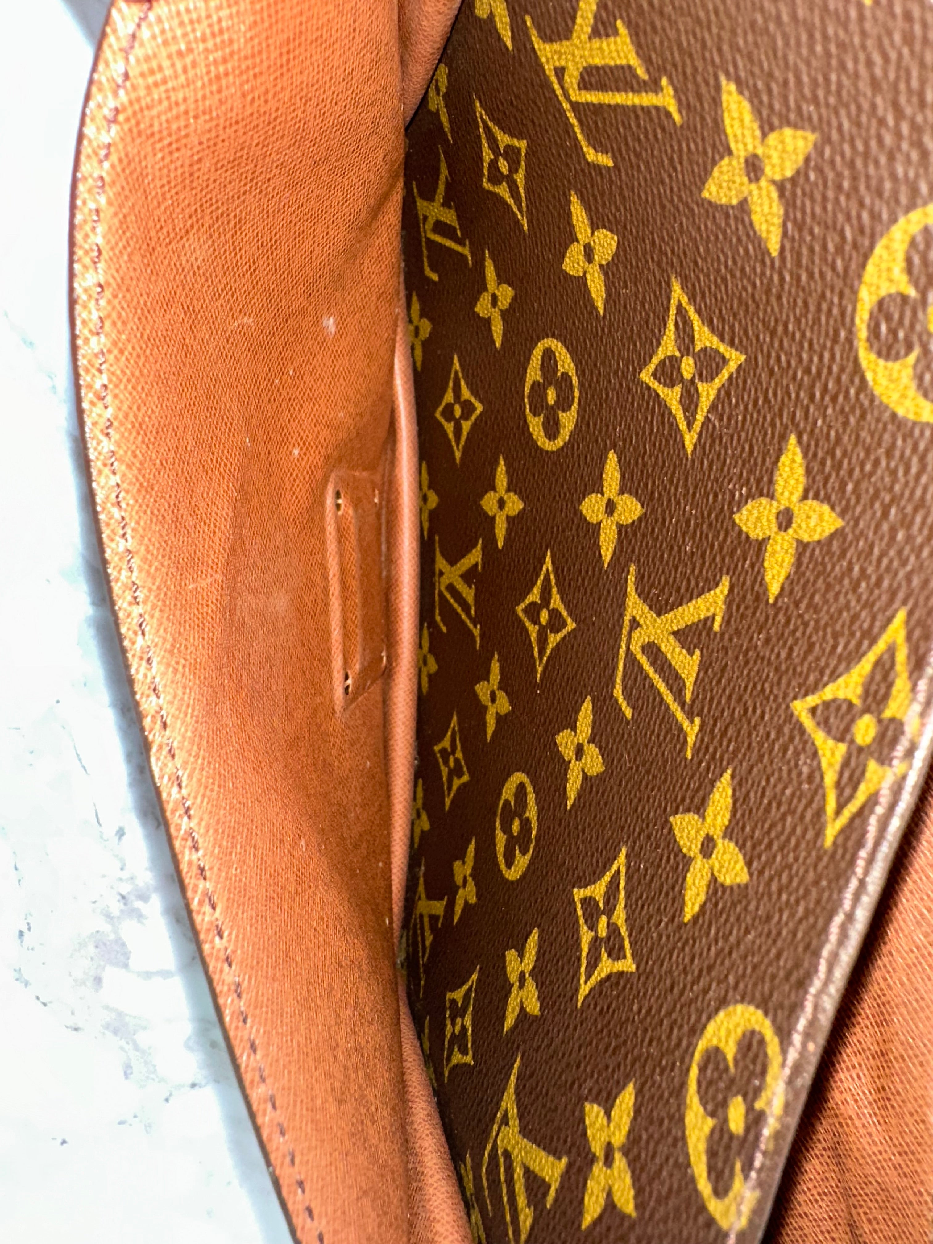 Louis Vuitton Monceau 28