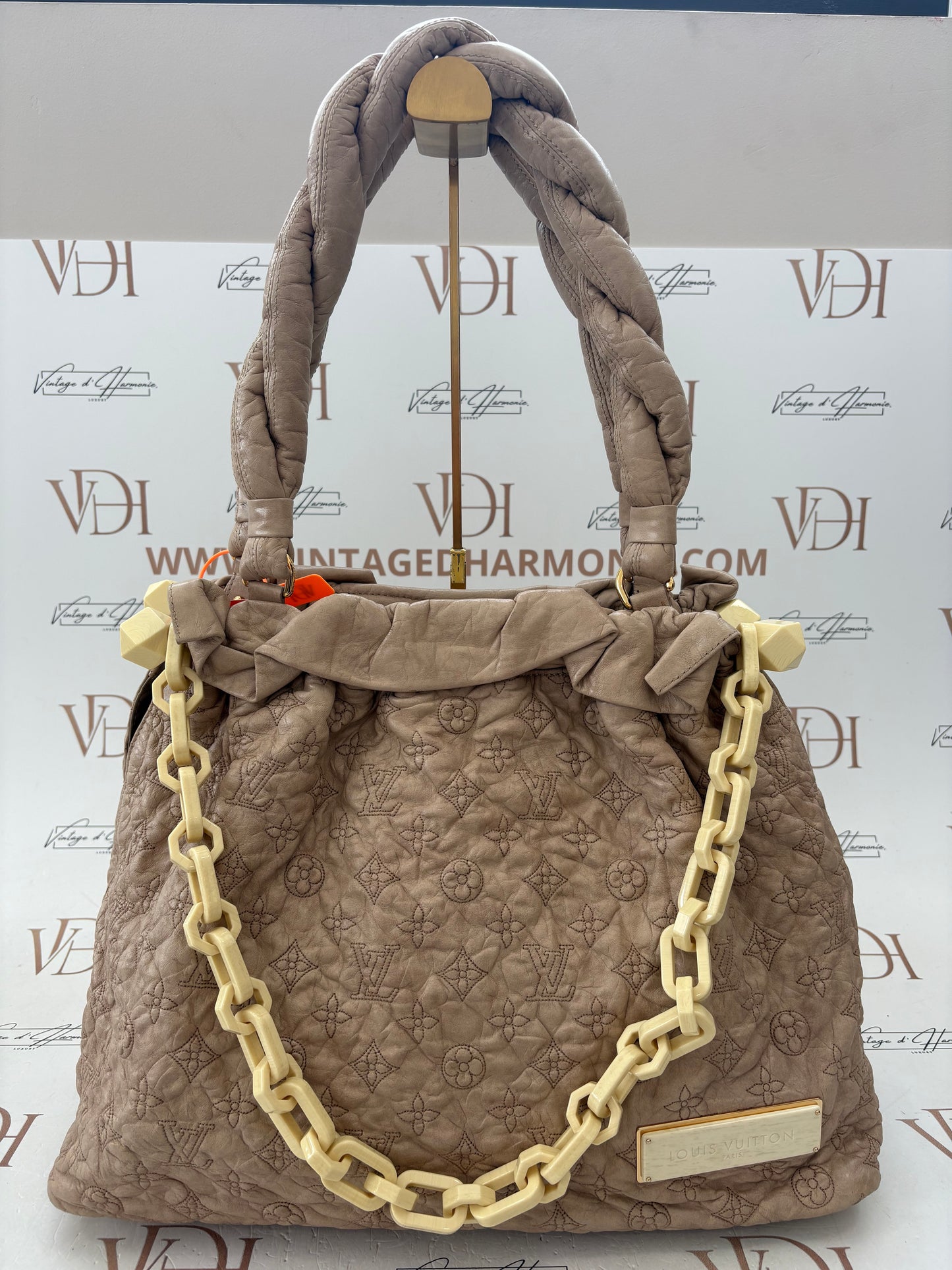 384015 - Louis Vuitton Olympe
