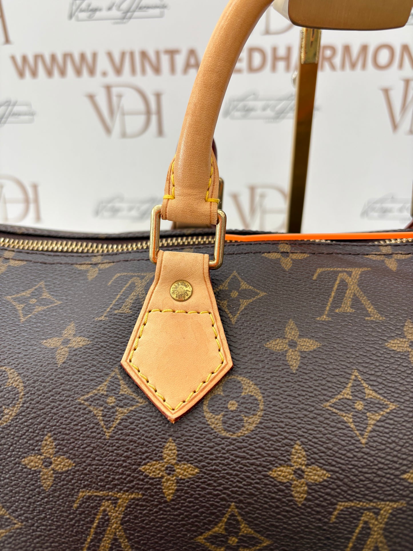 018402 - Louis Vuitton Speedy 40