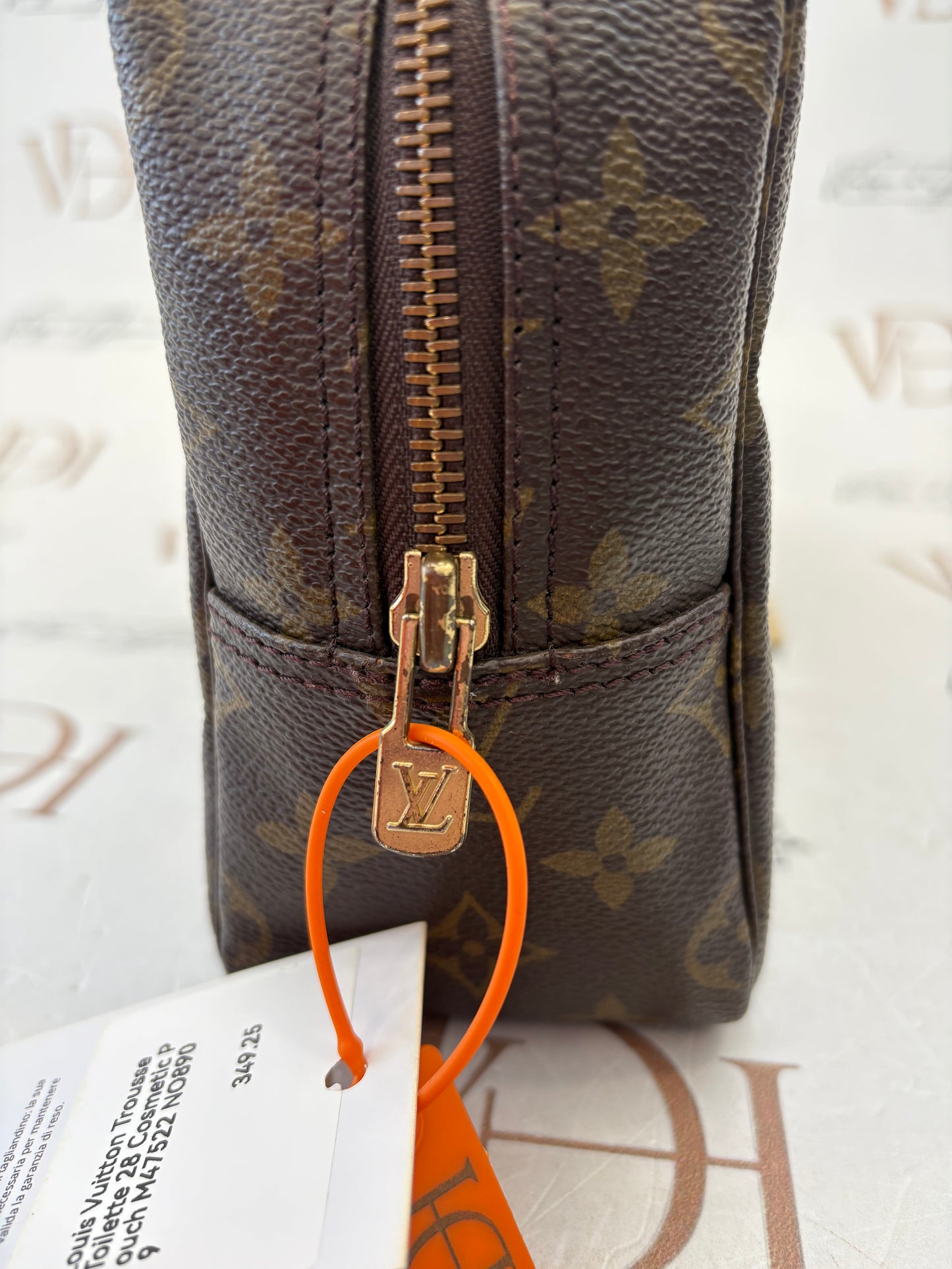 017645 - Louis Vuitton Trousse Toilette 28