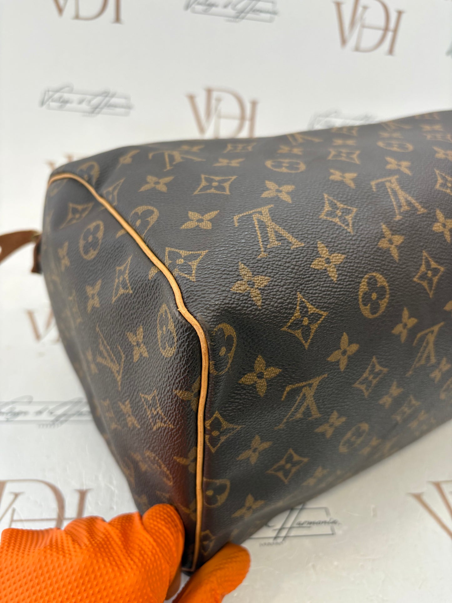 018820 - Louis Vuitton Speedy 40
