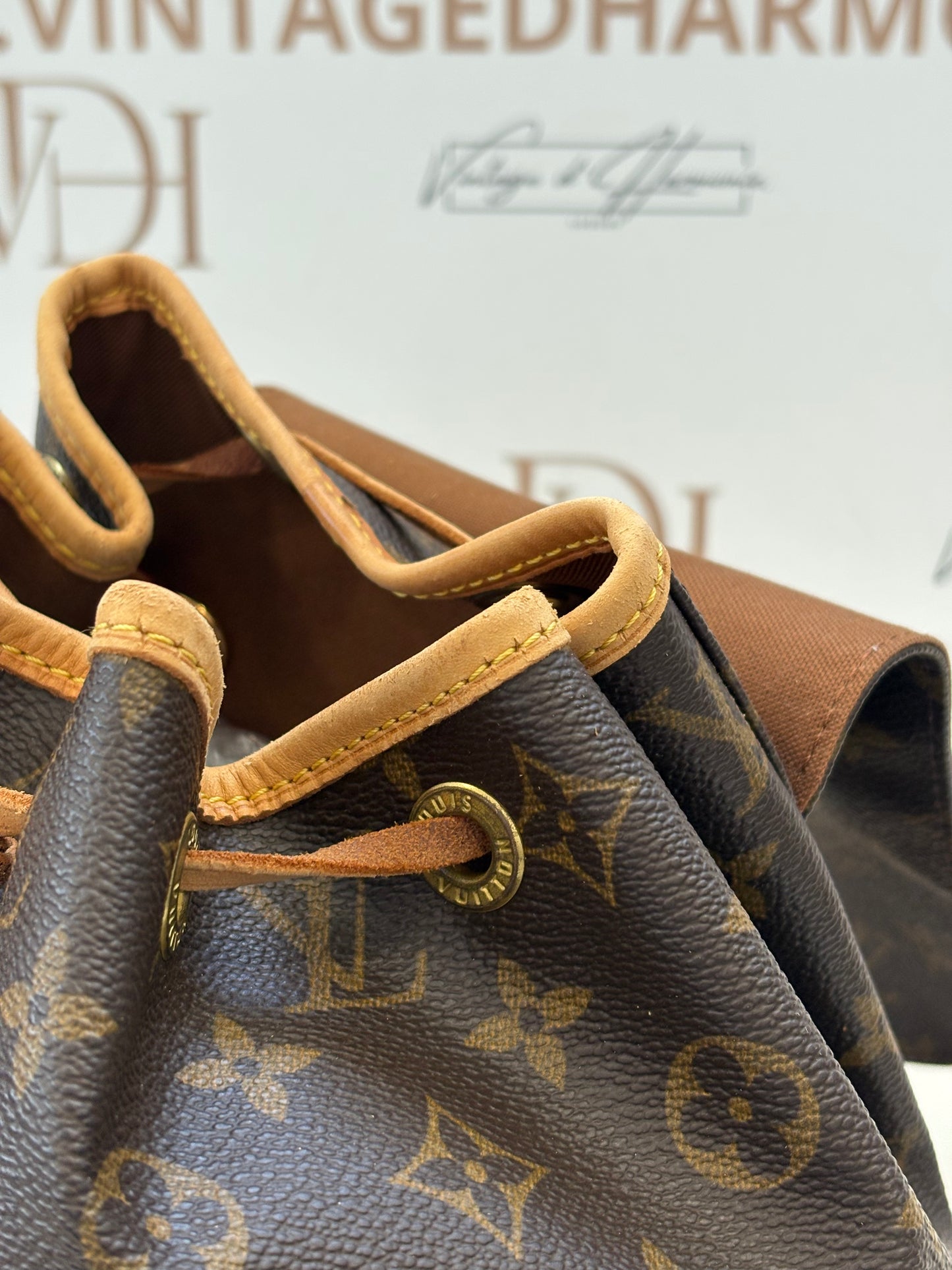 017177 - Louis Vuitton Montsouris MM