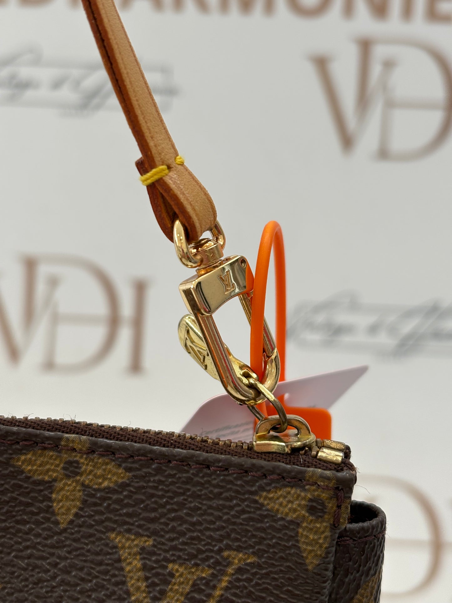 018355 - Louis Vuitton Pochette Accessoires