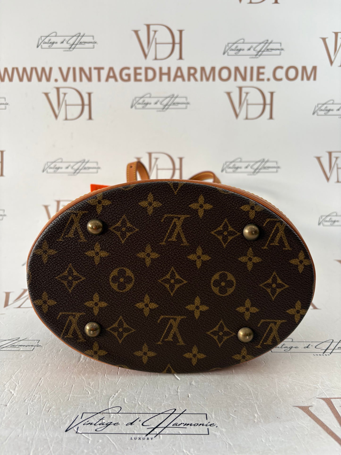 019009 - Louis Vuitton Bucket PM