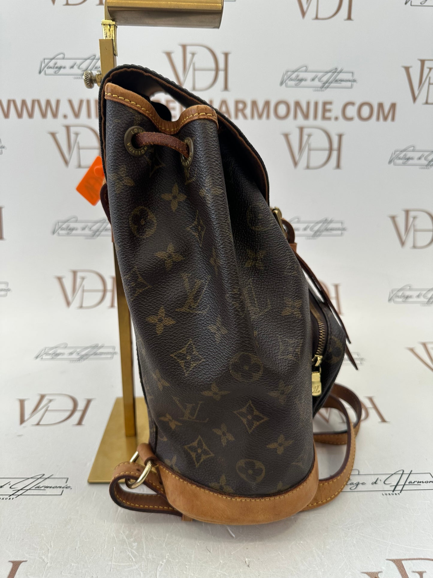 017912 - Louis Vuitton Montsouris MM