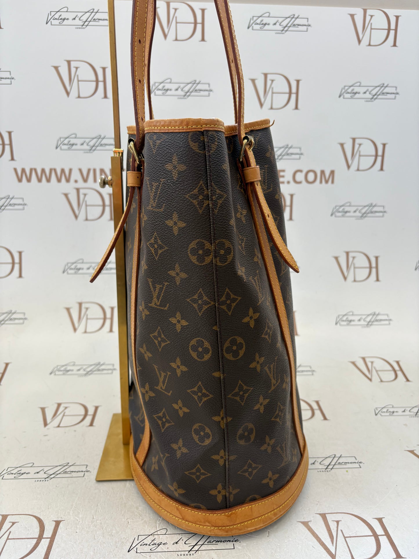 018332  - Louis Vuitton Bucket GM