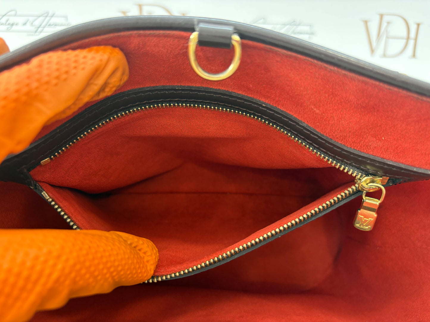 018756 - Louis Vuitton Manosque PM