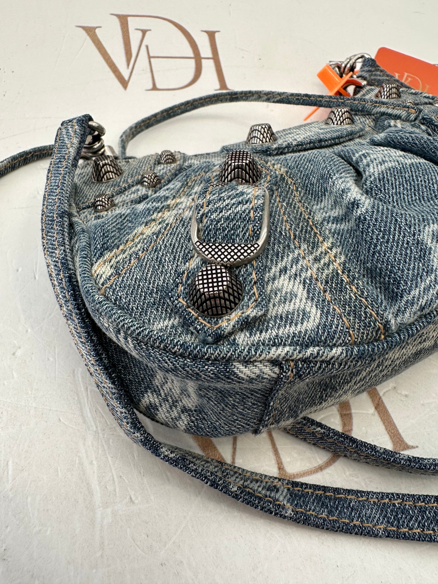 382994 - Balenciaga Le Cagole