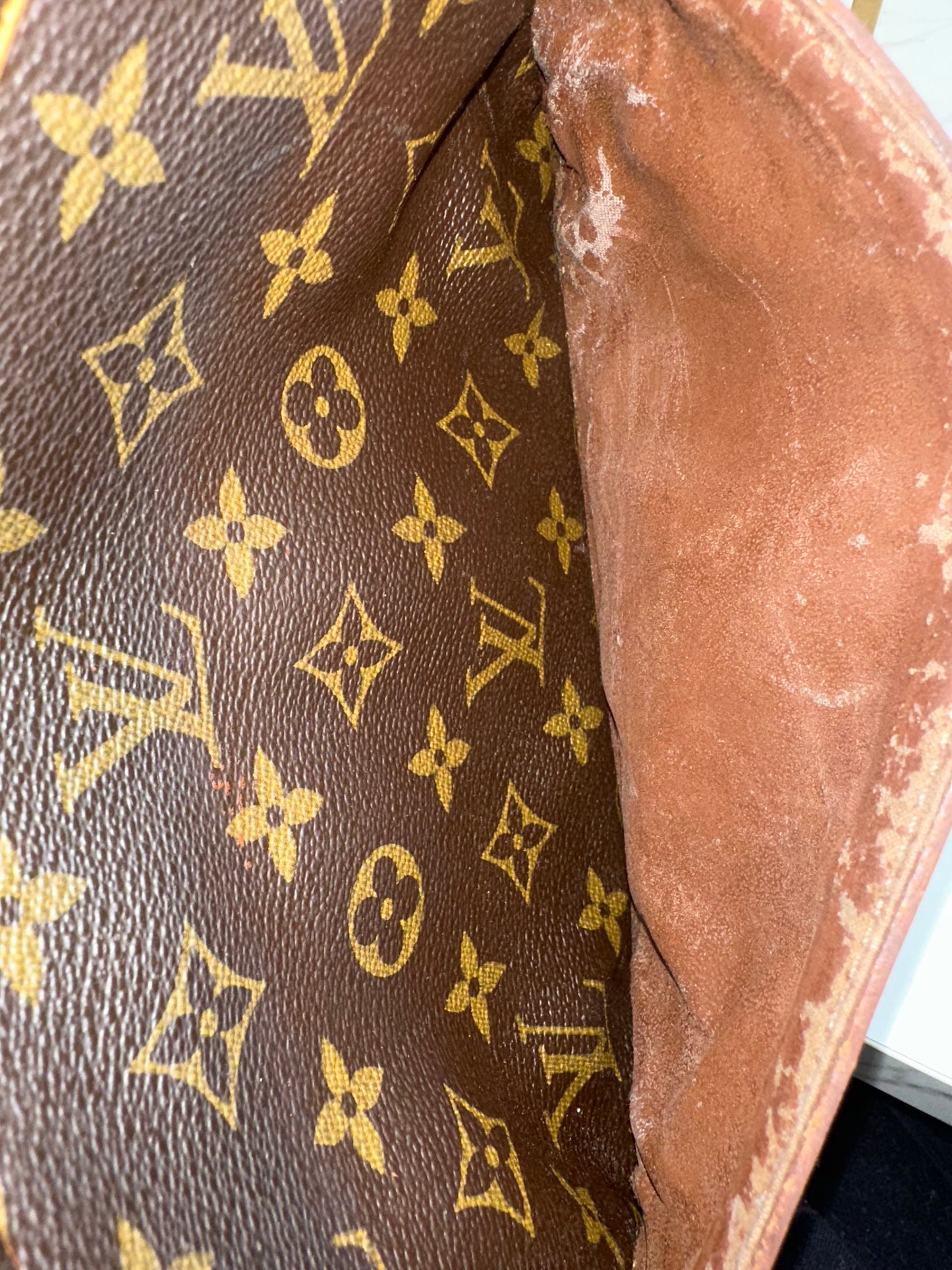 Louis Vuitton Trocadero 24