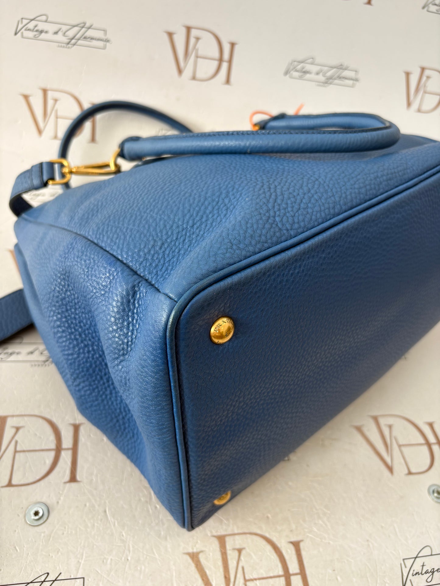 018353 - Prada Blue
