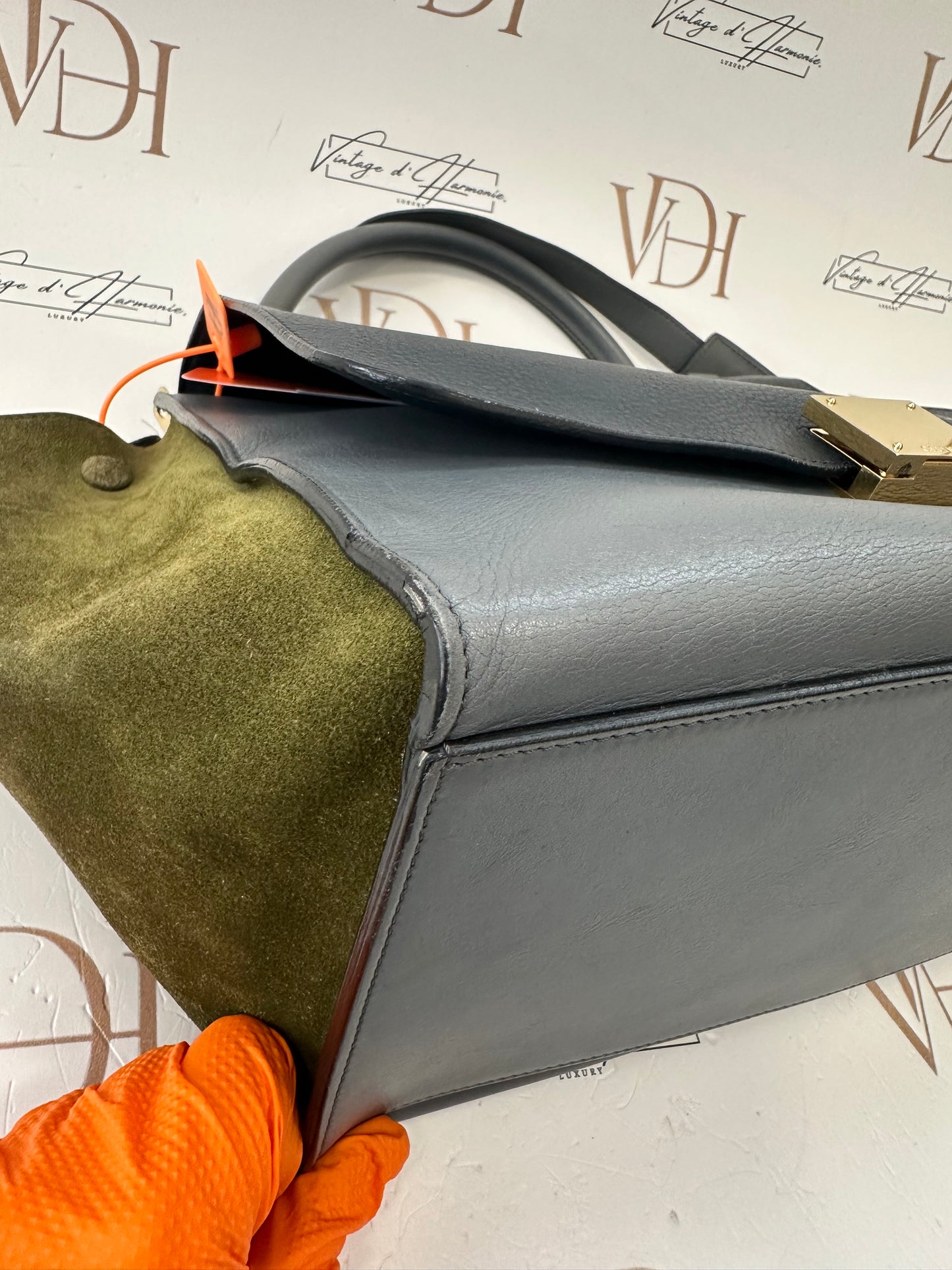 382607 - Celine Trapeze