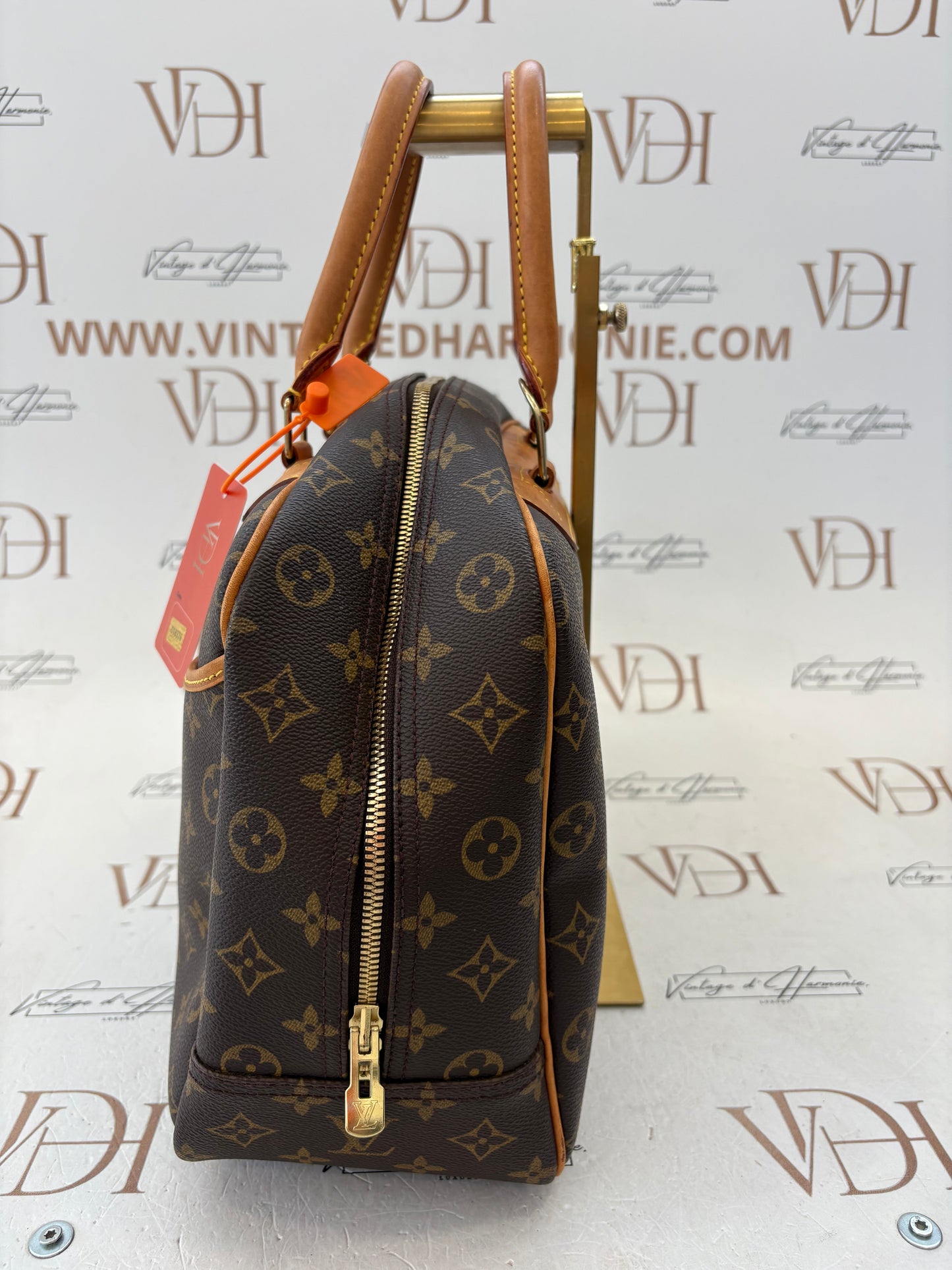 018379 - Louis Vuitton Deauville