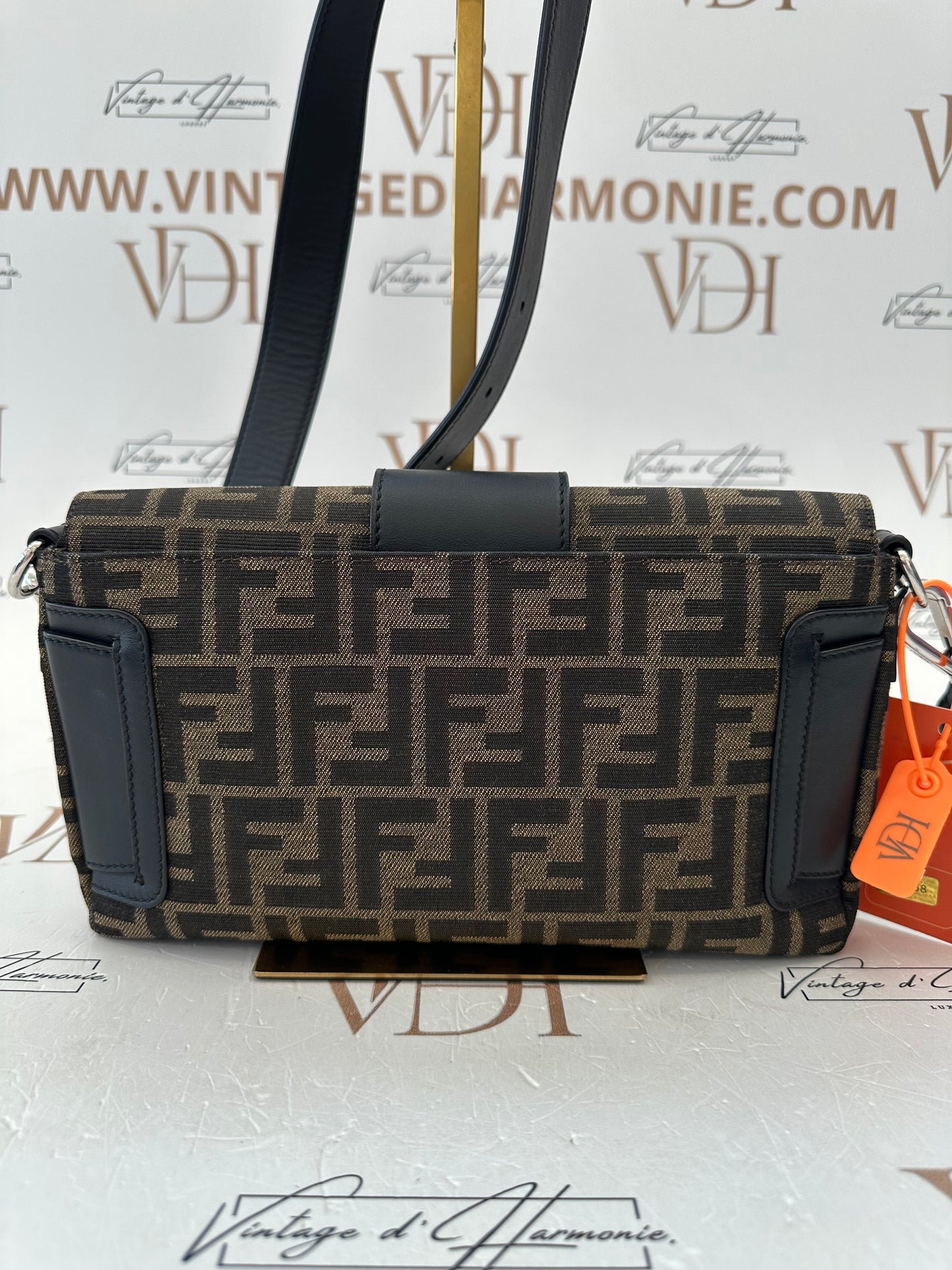 382668 - Fendi Baguette