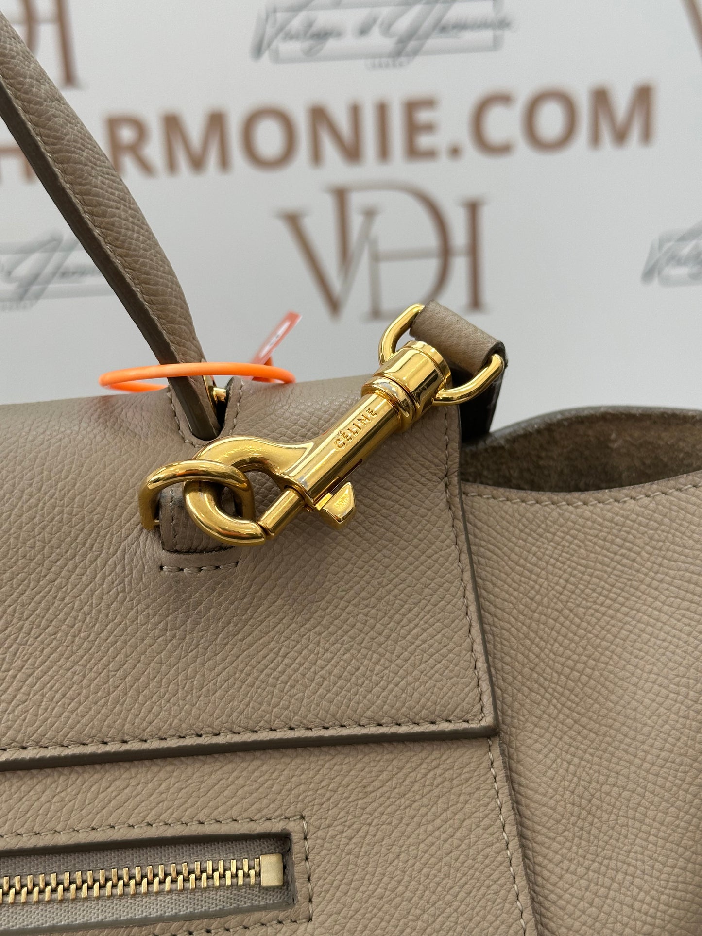 384117 - Céline Belt