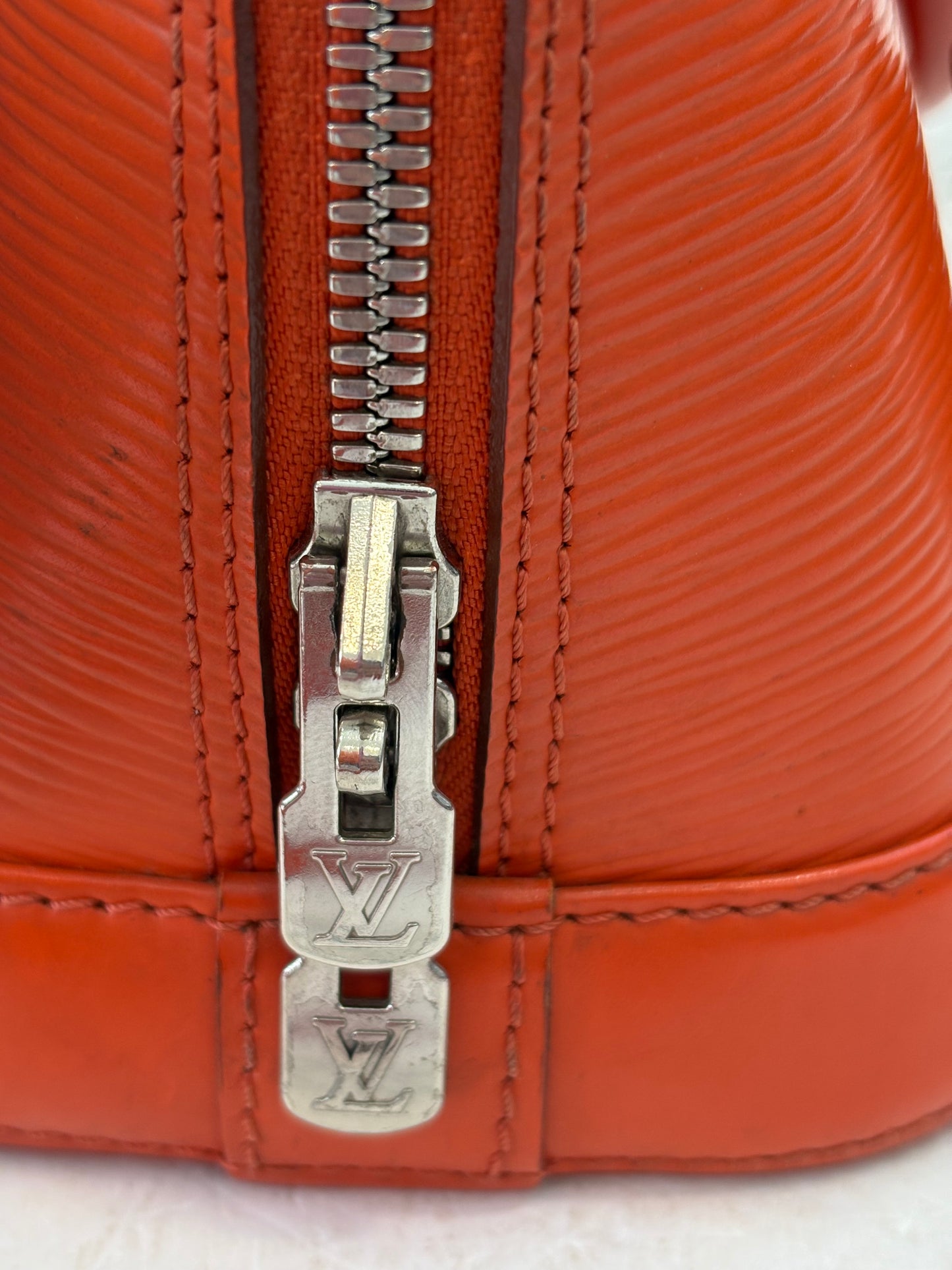 016969 - Louis Vuitton Alma BB