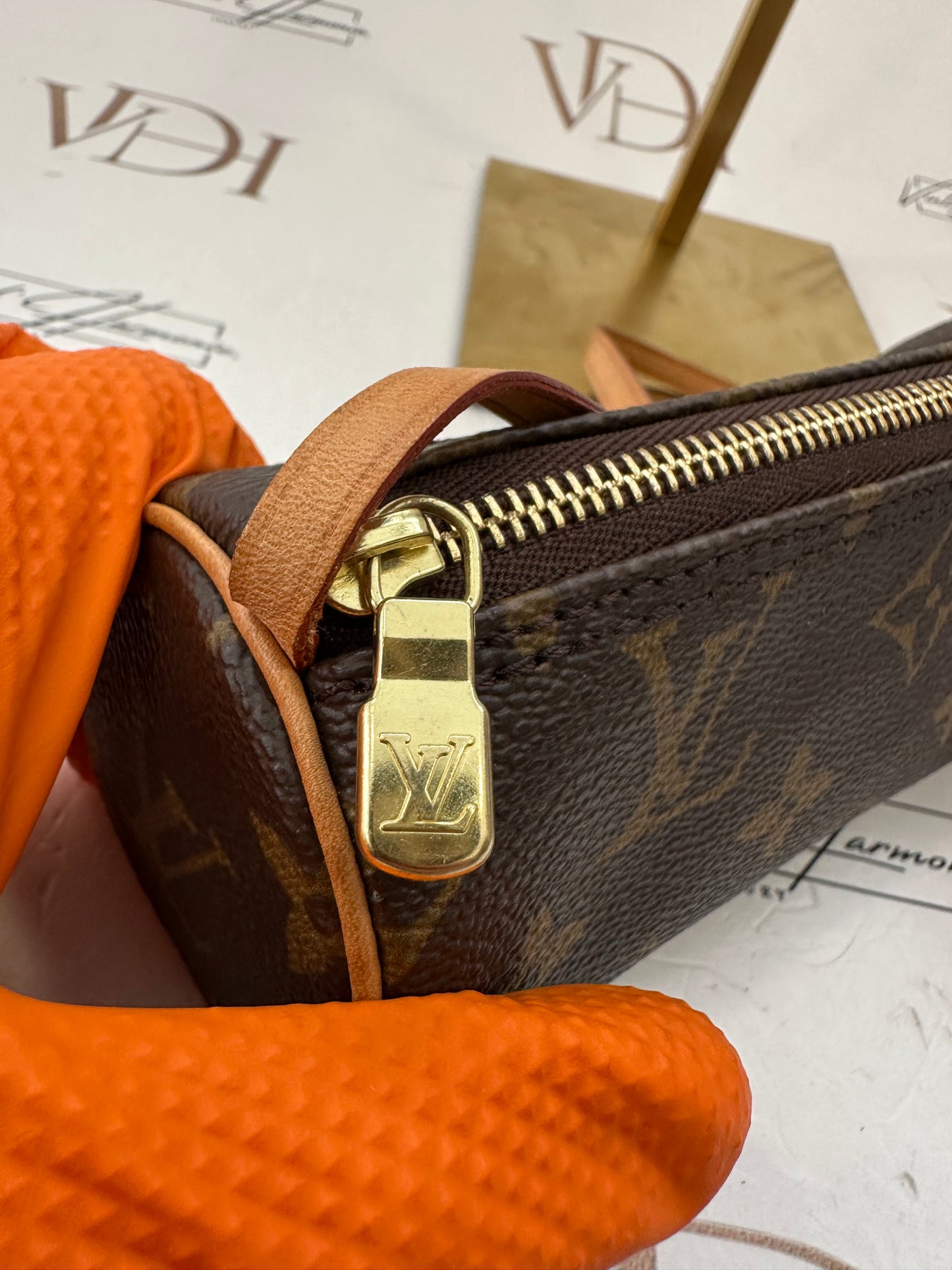 016885 - Louis Vuitton Papillon Pouch