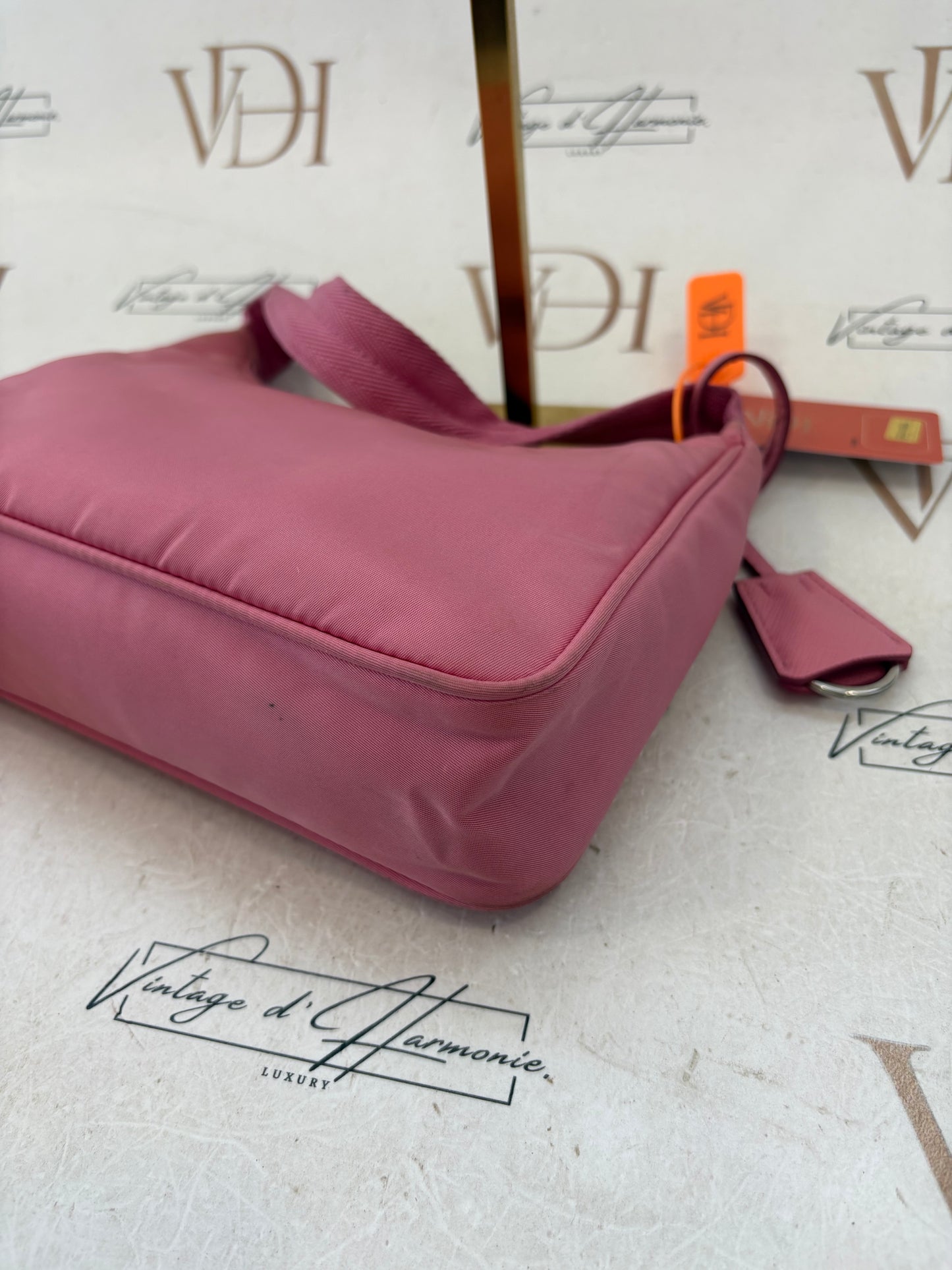 201160 - Prada Re-Edition 2000