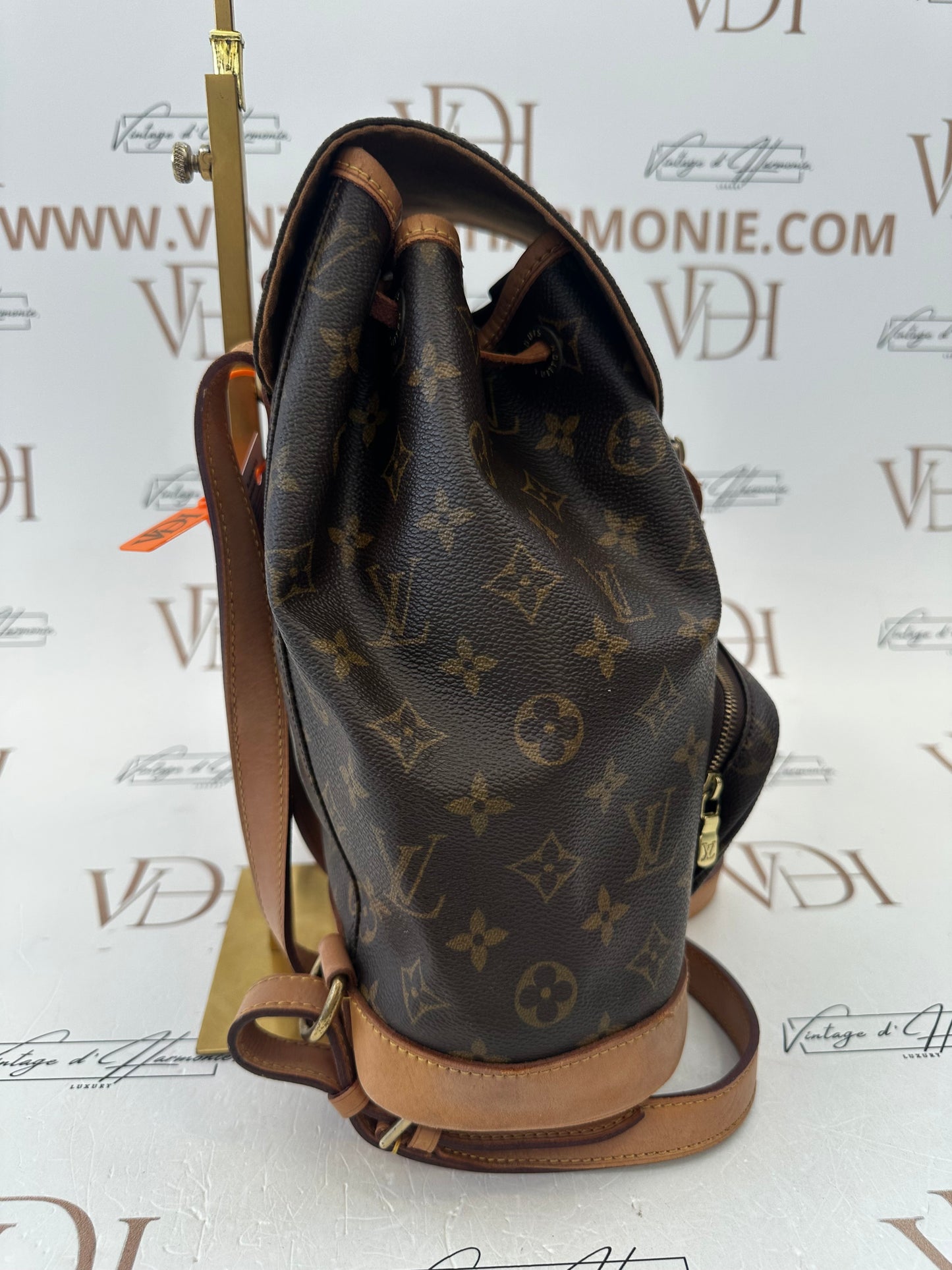 017837 - Louis Vuitton Montsouris MM