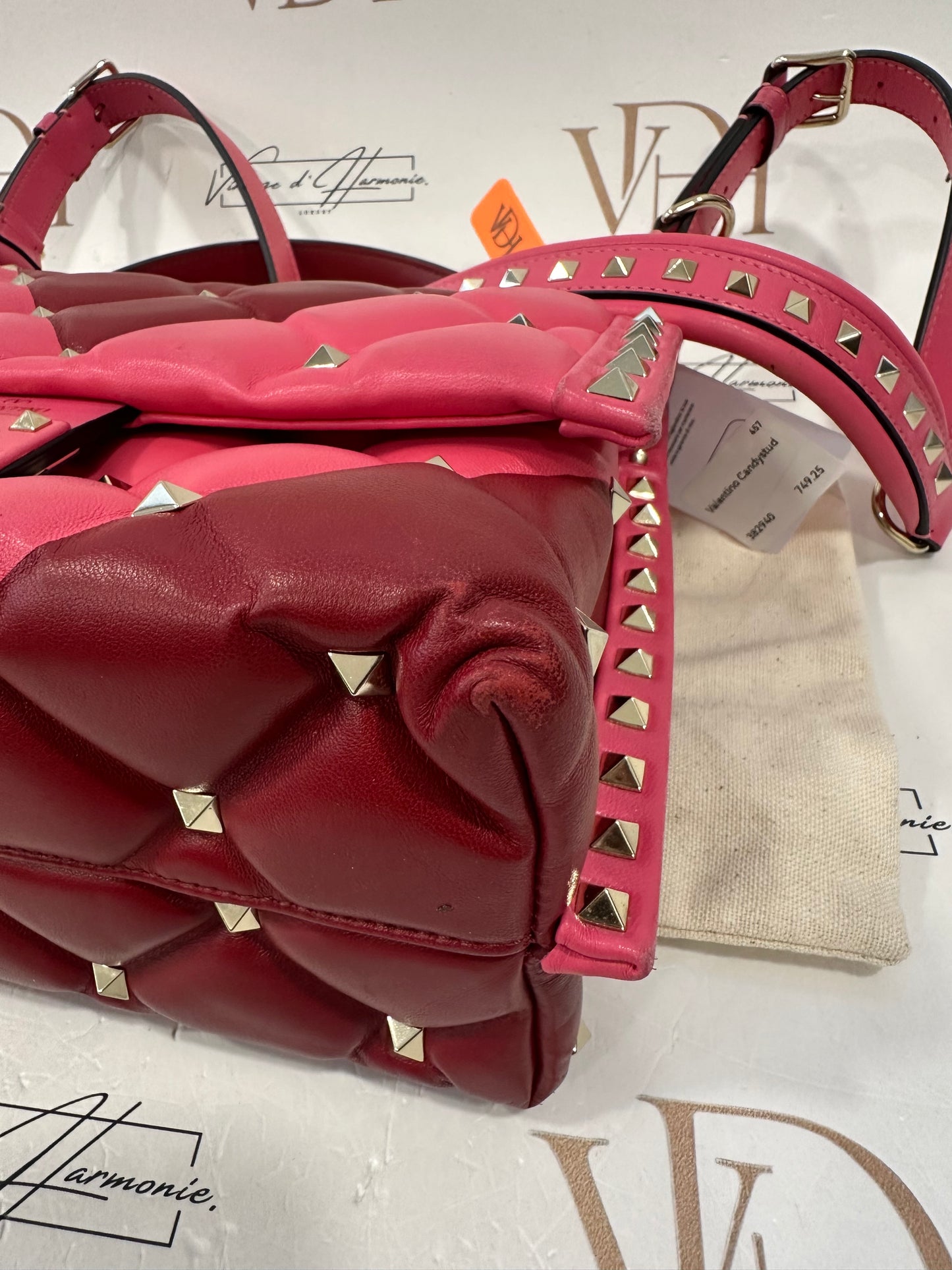 382940 - Valentino Candystud
