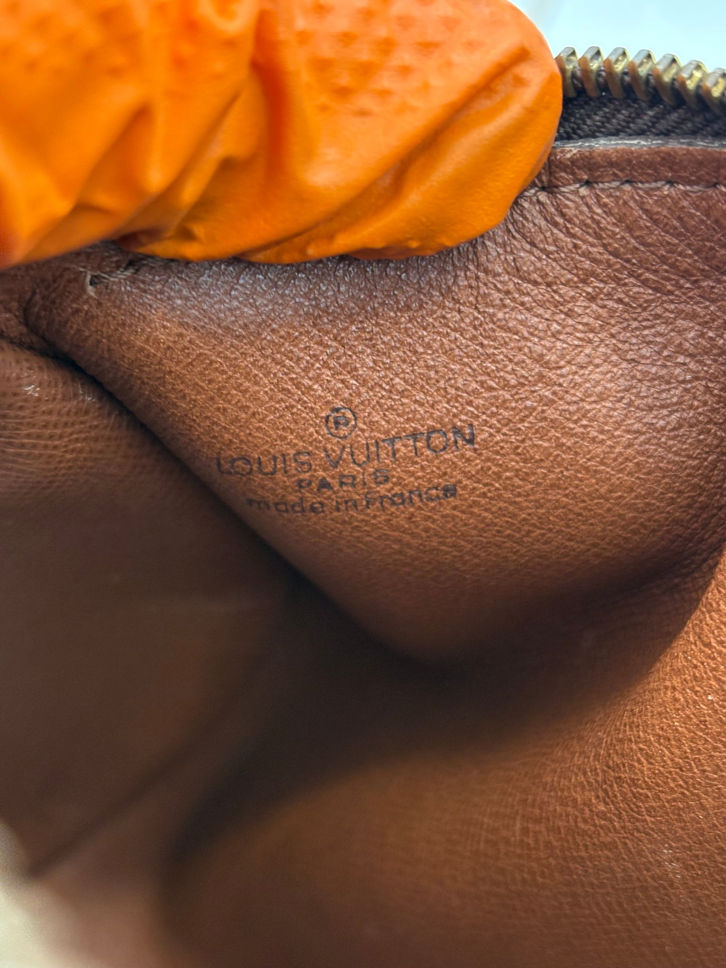 018324 - Louis Vuitton Papillon 30