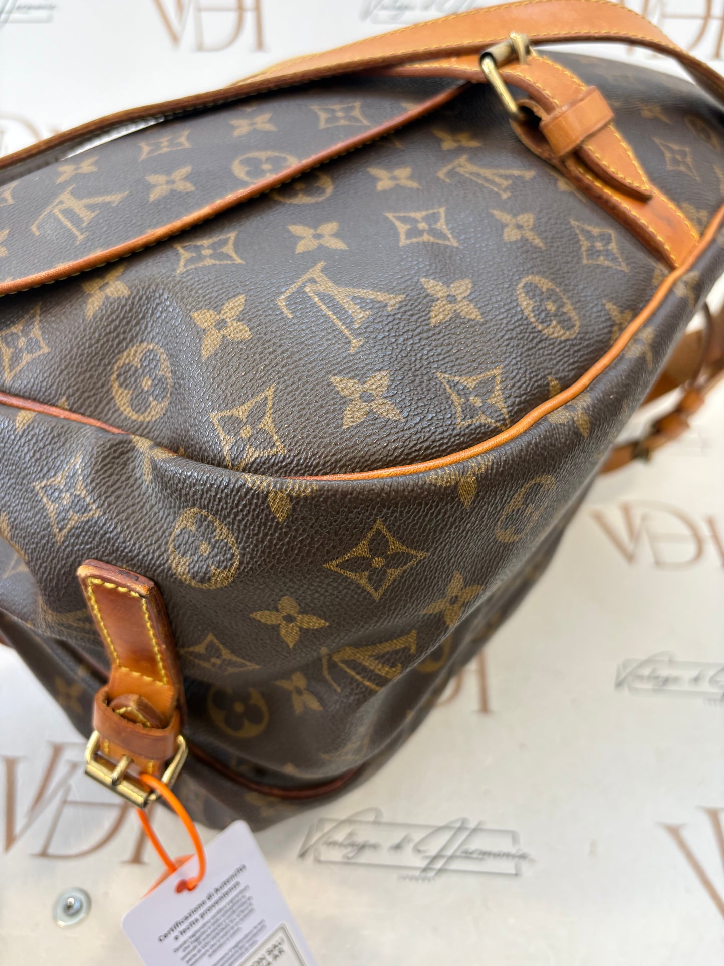 018589 - Louis Vuitton Saumur 35