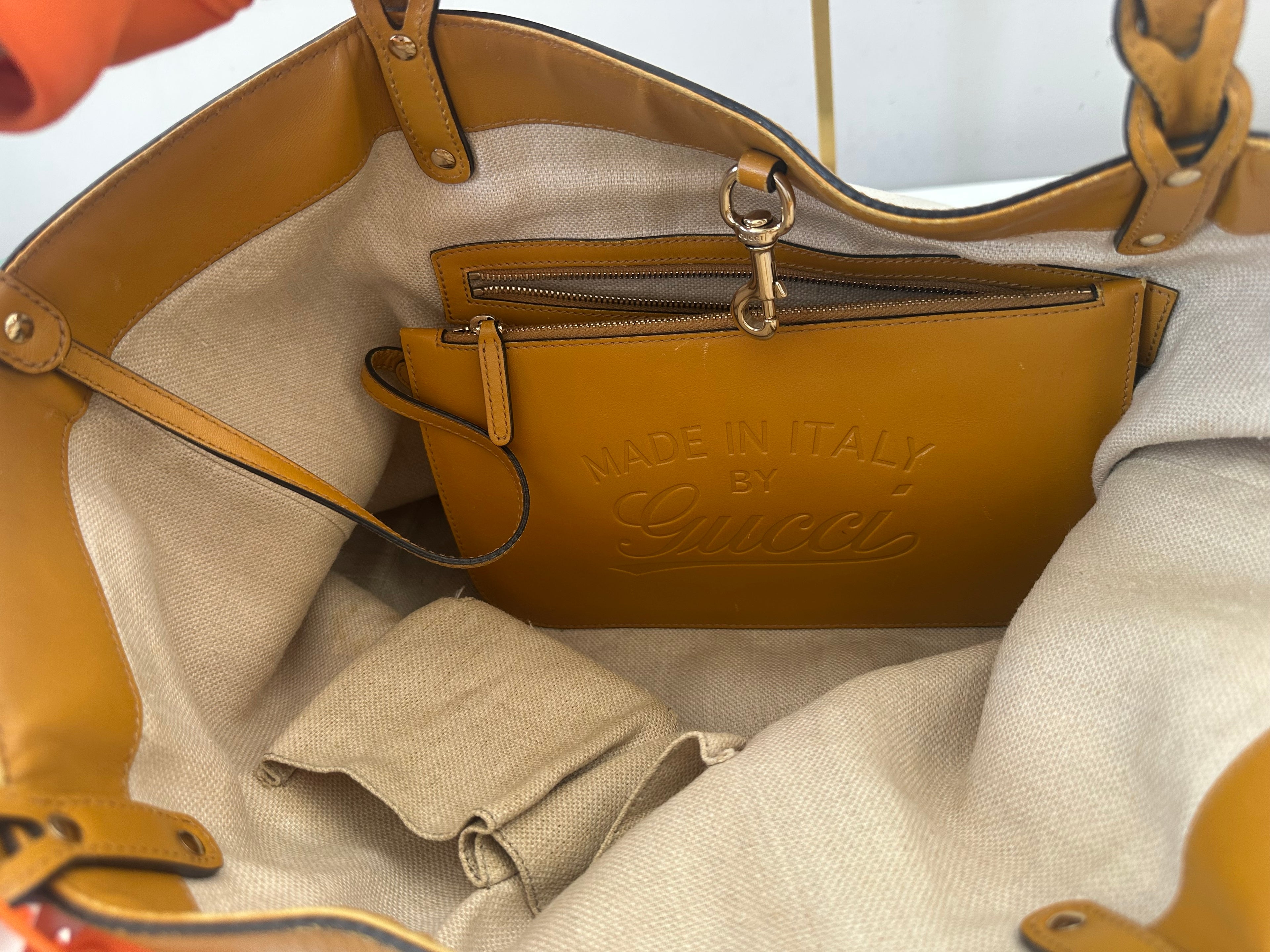 Gucci GG Canvas +pochette