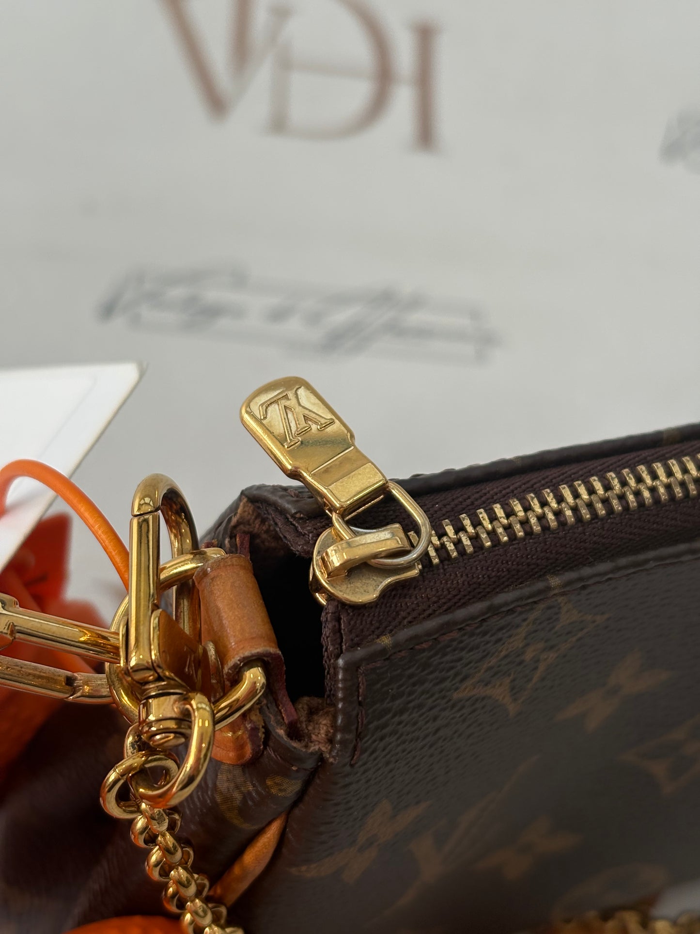016927 - Louis Vuitton Eva