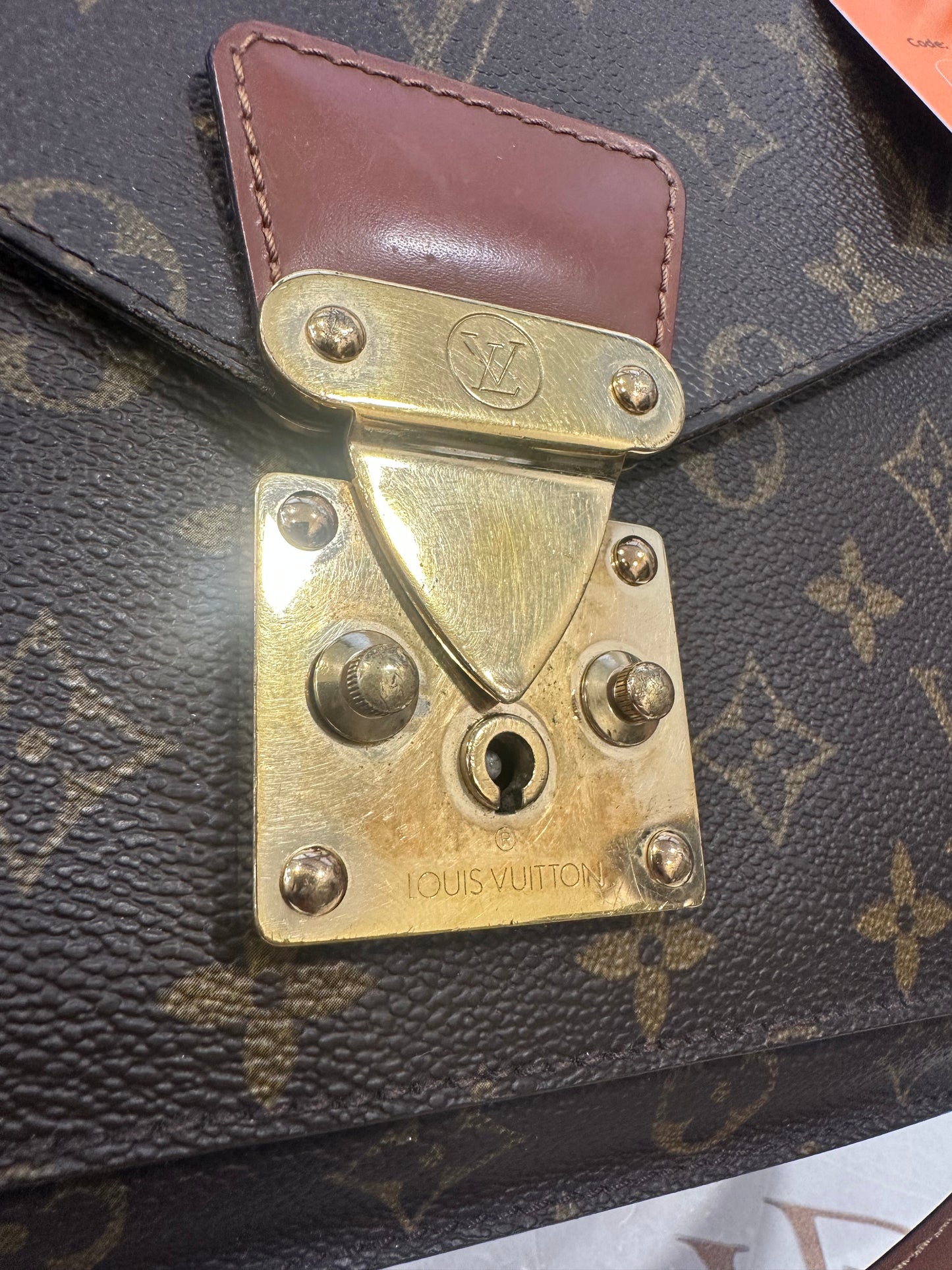 016949 - Louis Vuitton Monceau 28