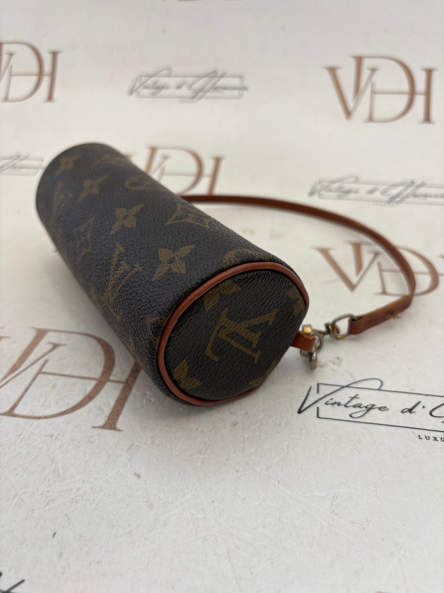 018324 - Louis Vuitton Papillon 30