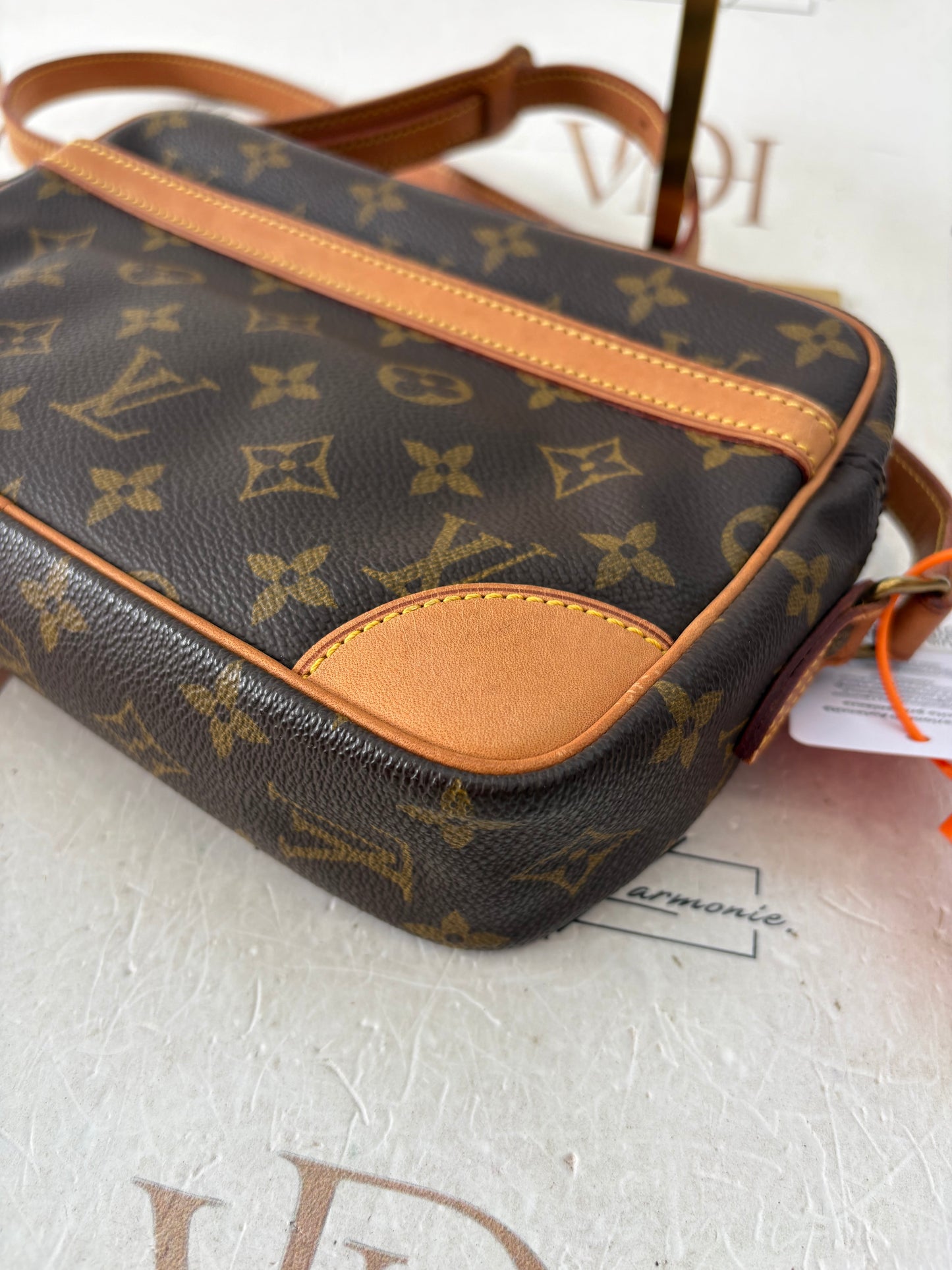 018267 - Louis Vuitton Trocadero 24