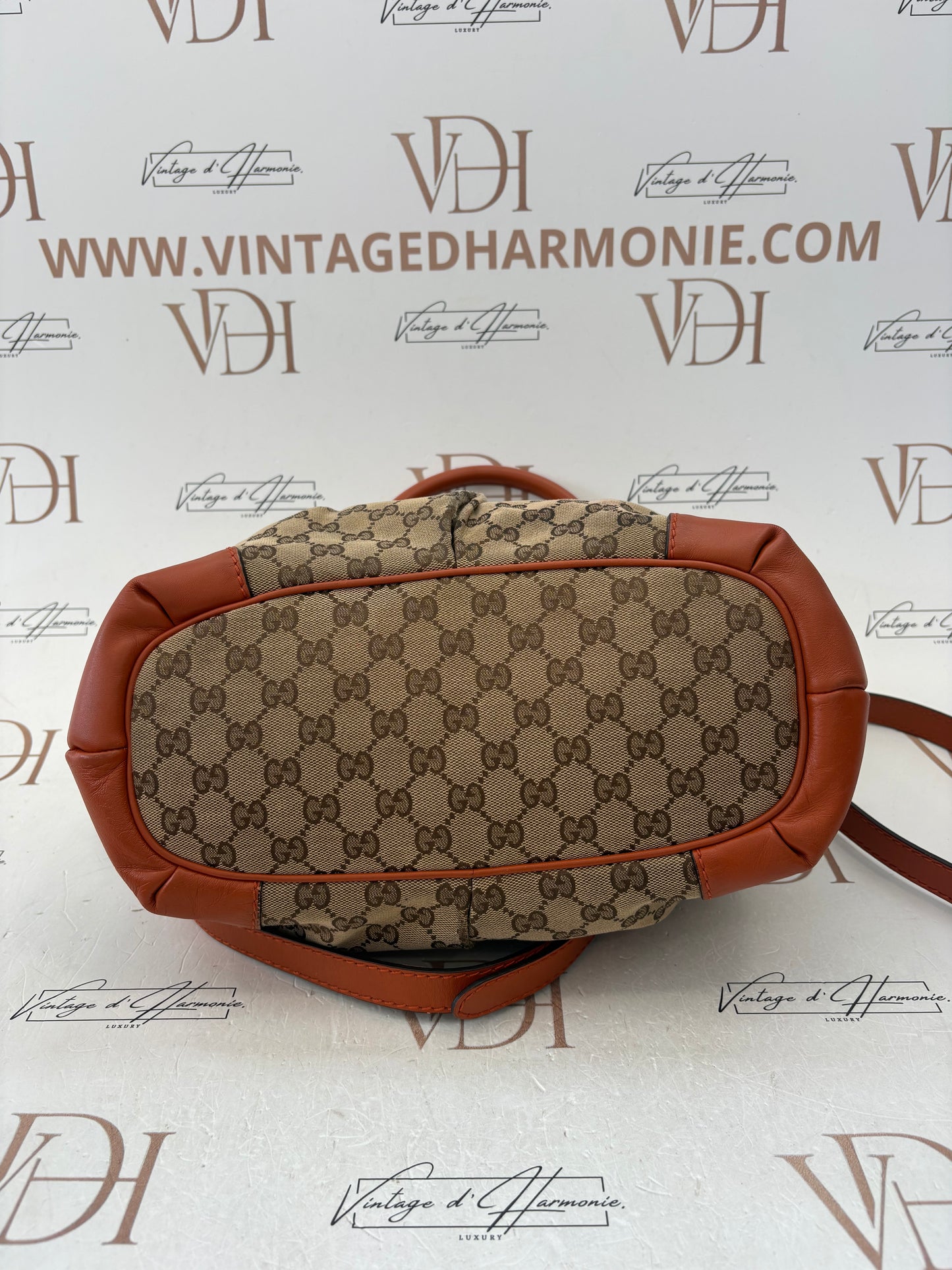384043 - Gucci Sukey