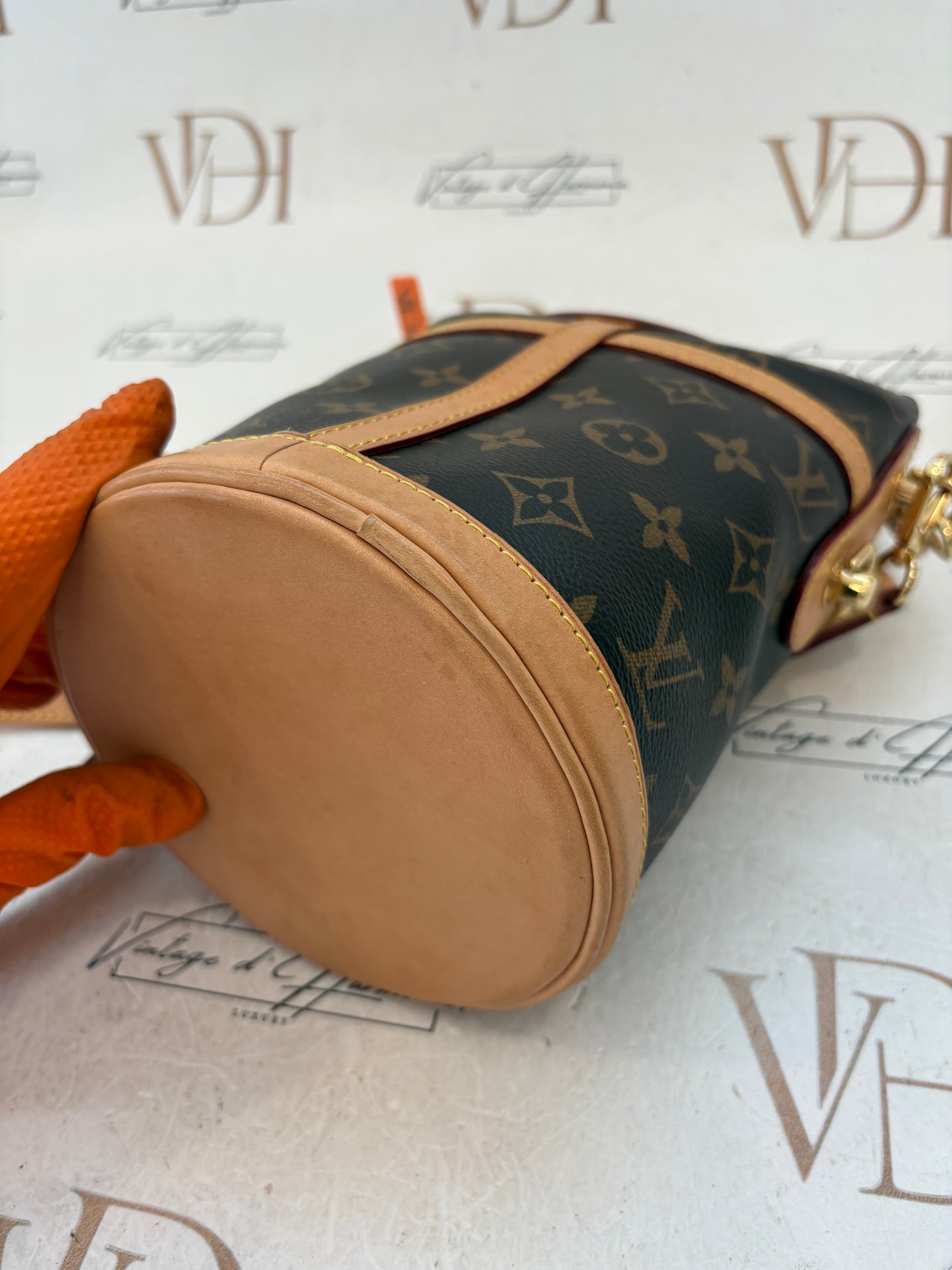 018547 - Louis Vuitton Duffle