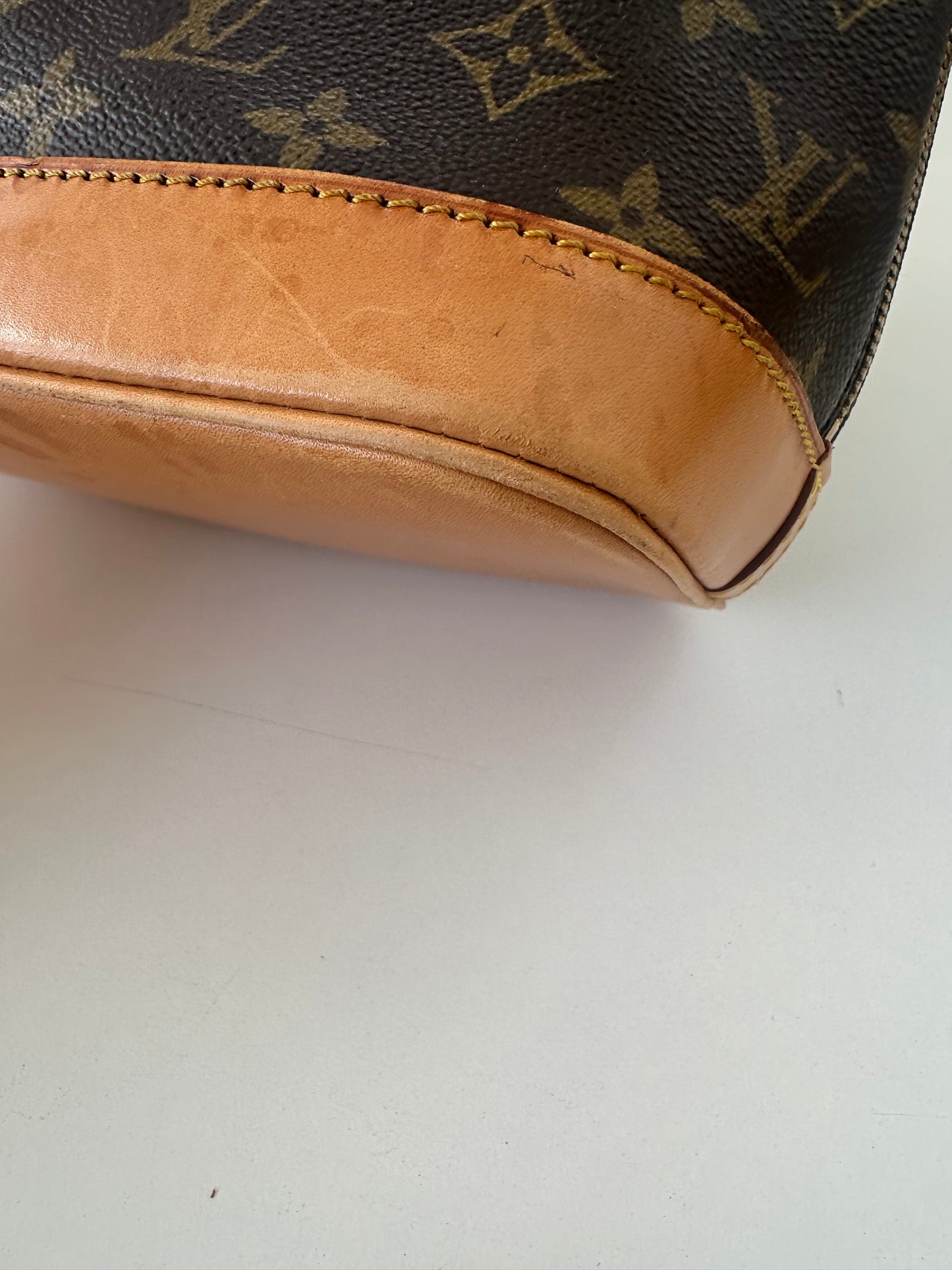 Louis Vuitton Alma